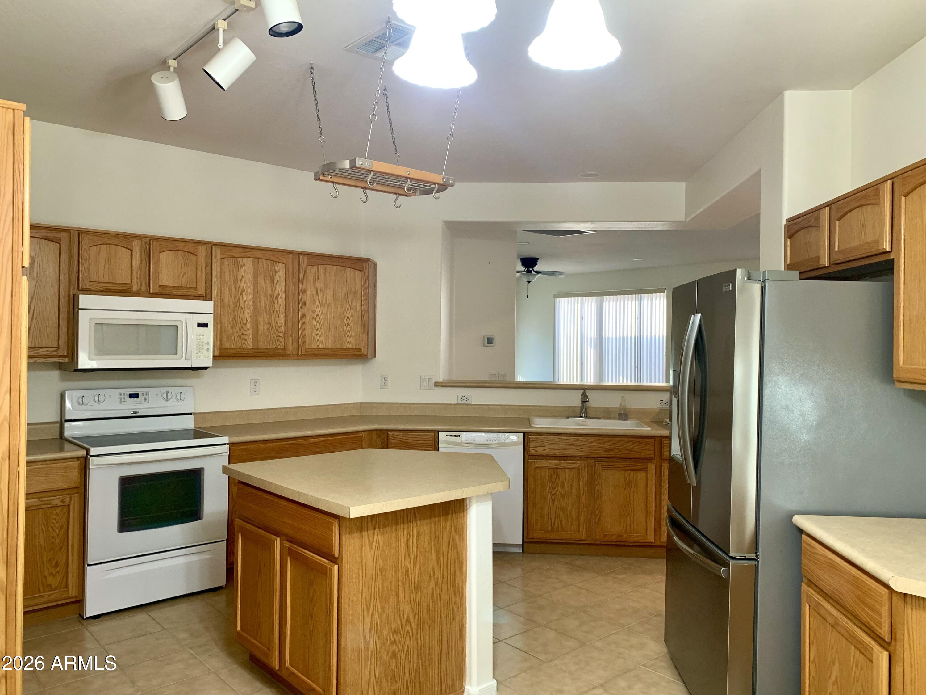 22946 W DESERT BLOOM Street