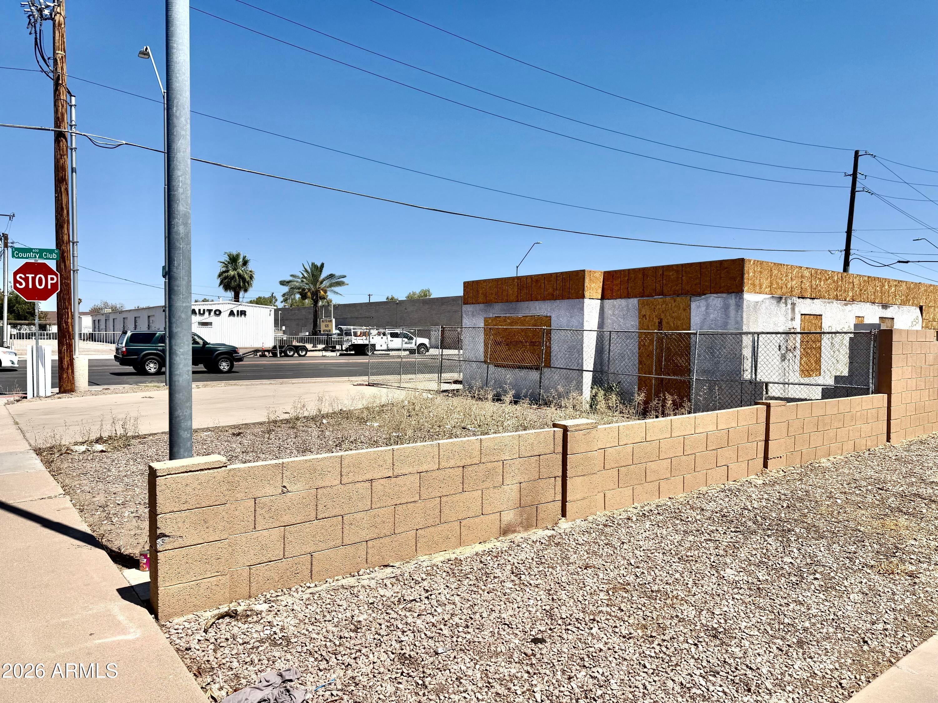 413 W 6th Drive