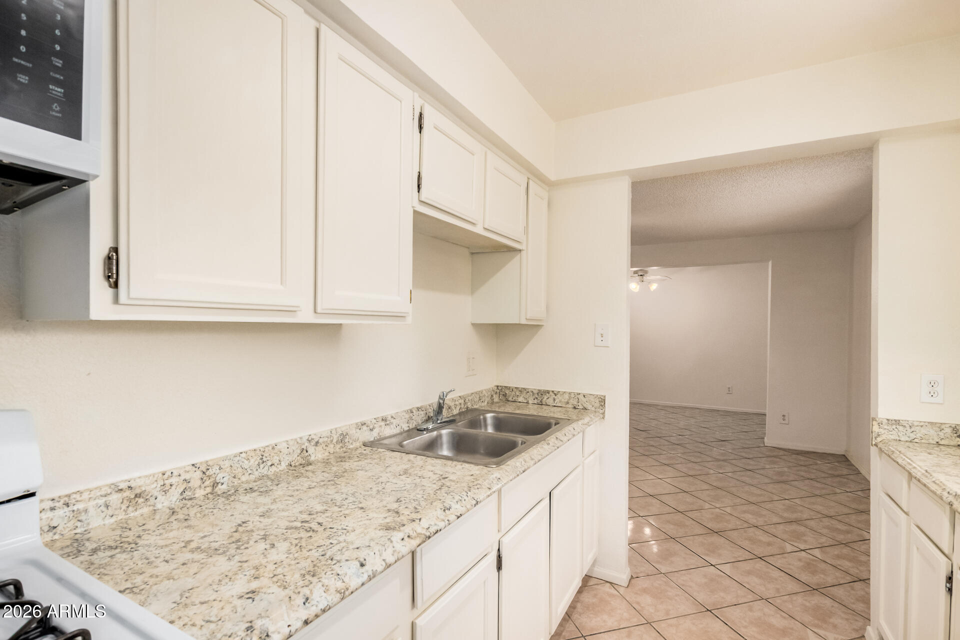 7937 W PINCHOT Avenue