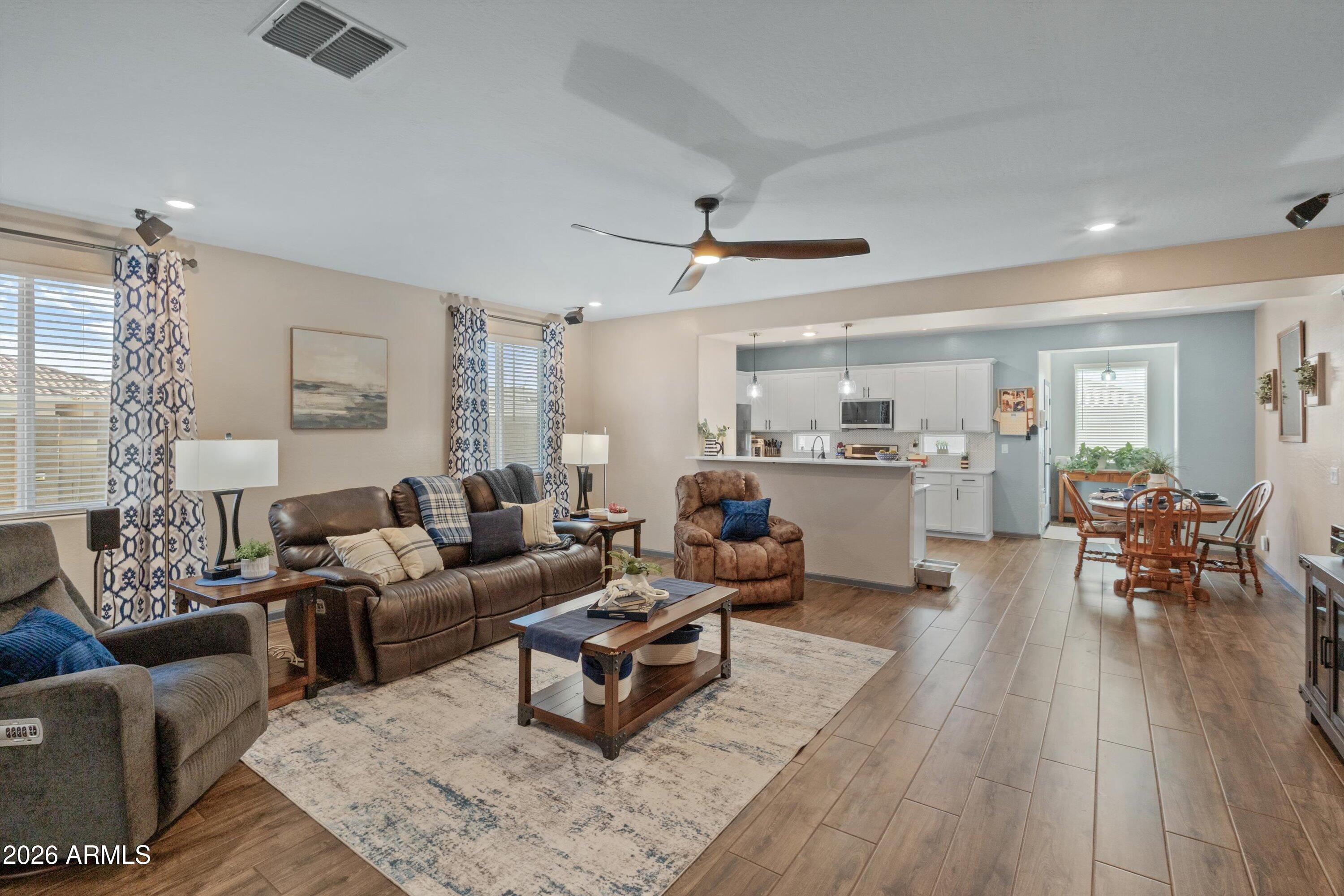 19721 W WASHINGTON Street