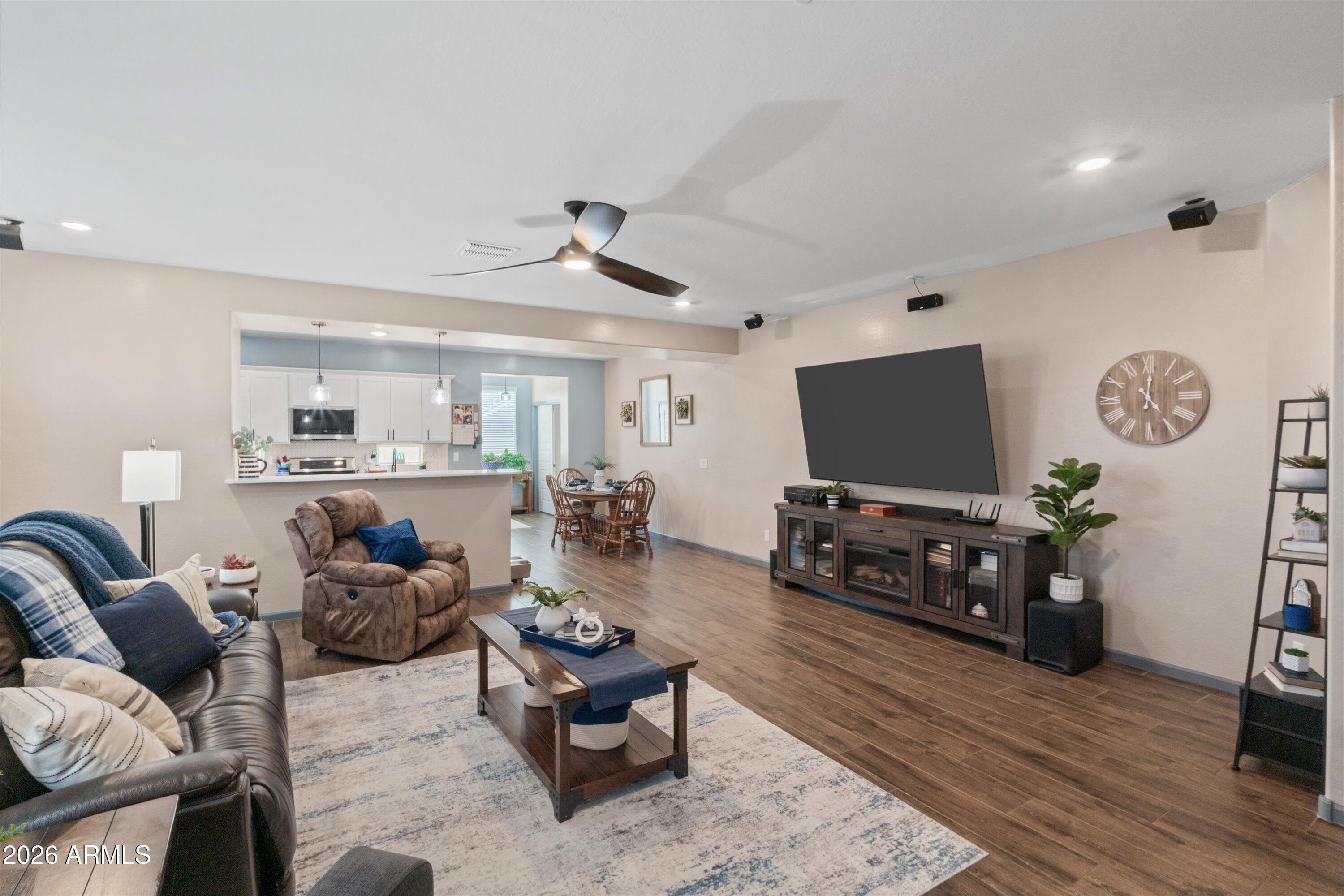 19721 W WASHINGTON Street