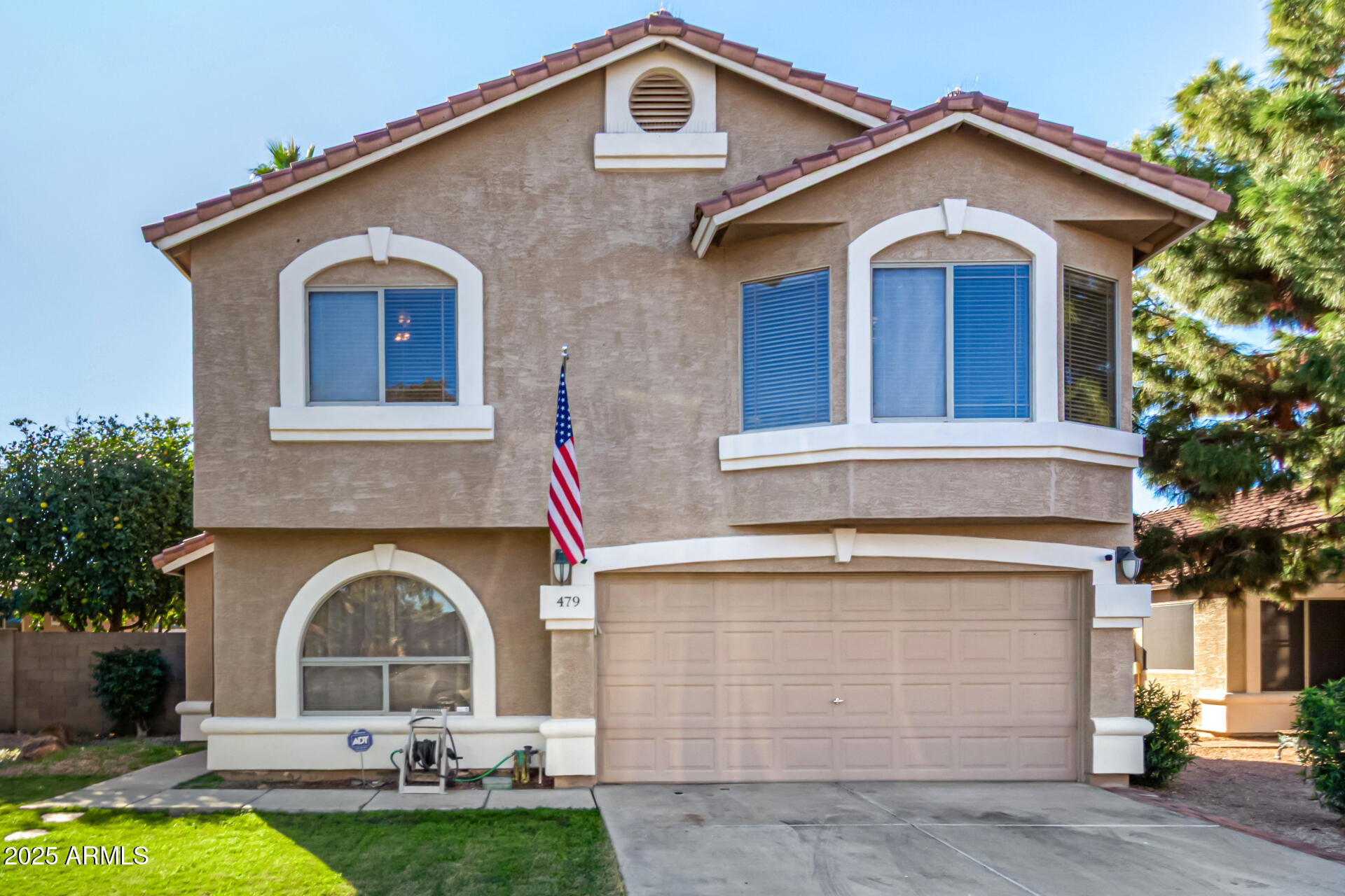 479 W DOUGLAS Avenue