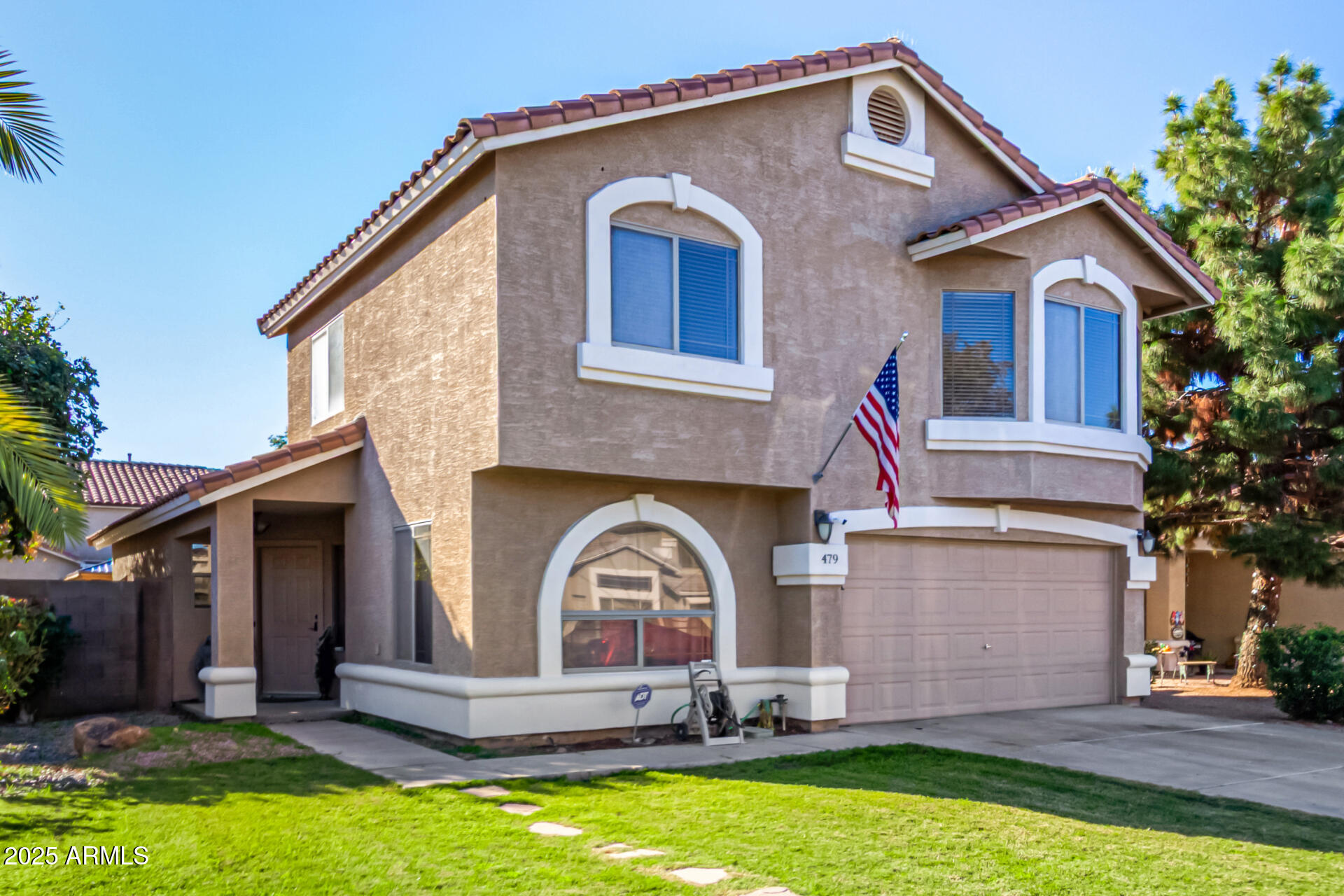 479 W DOUGLAS Avenue