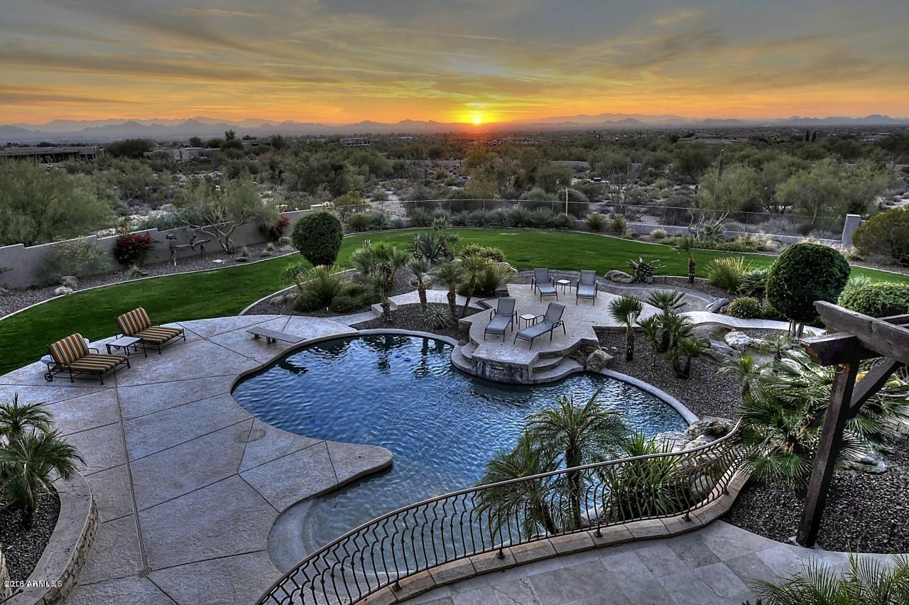 THE PEAK - Residential