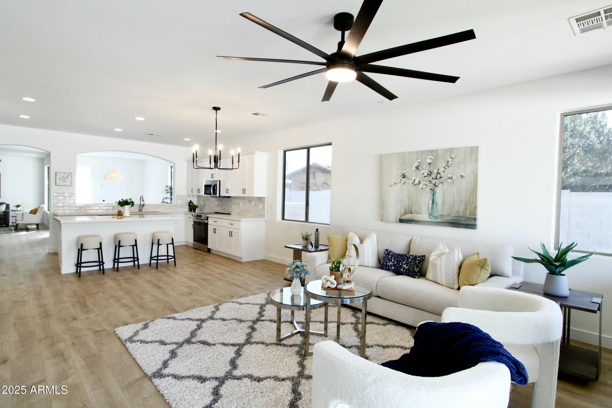 1236 E NIGHTINGALE Lane