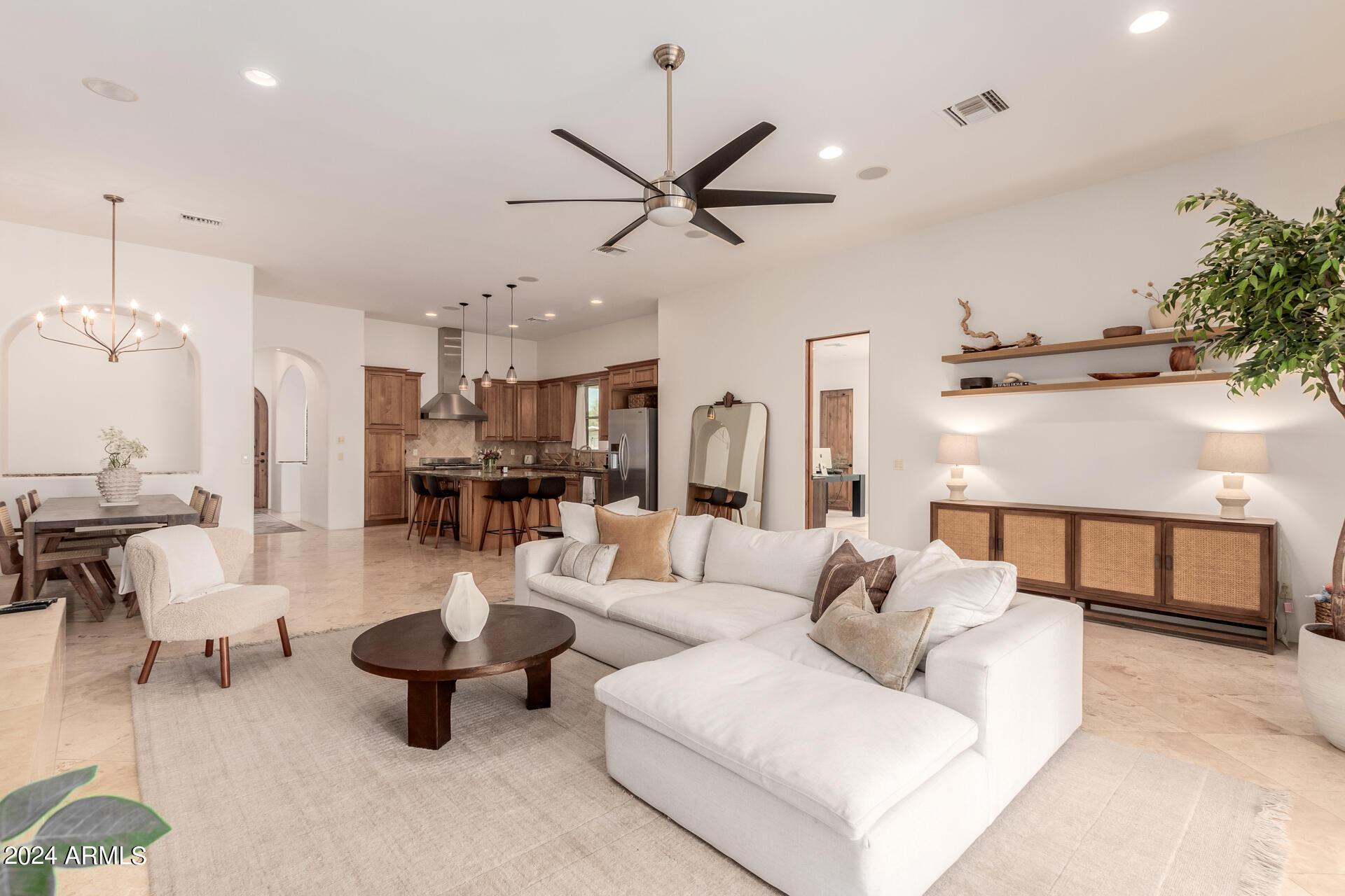 1953 E MONTEBELLO Avenue