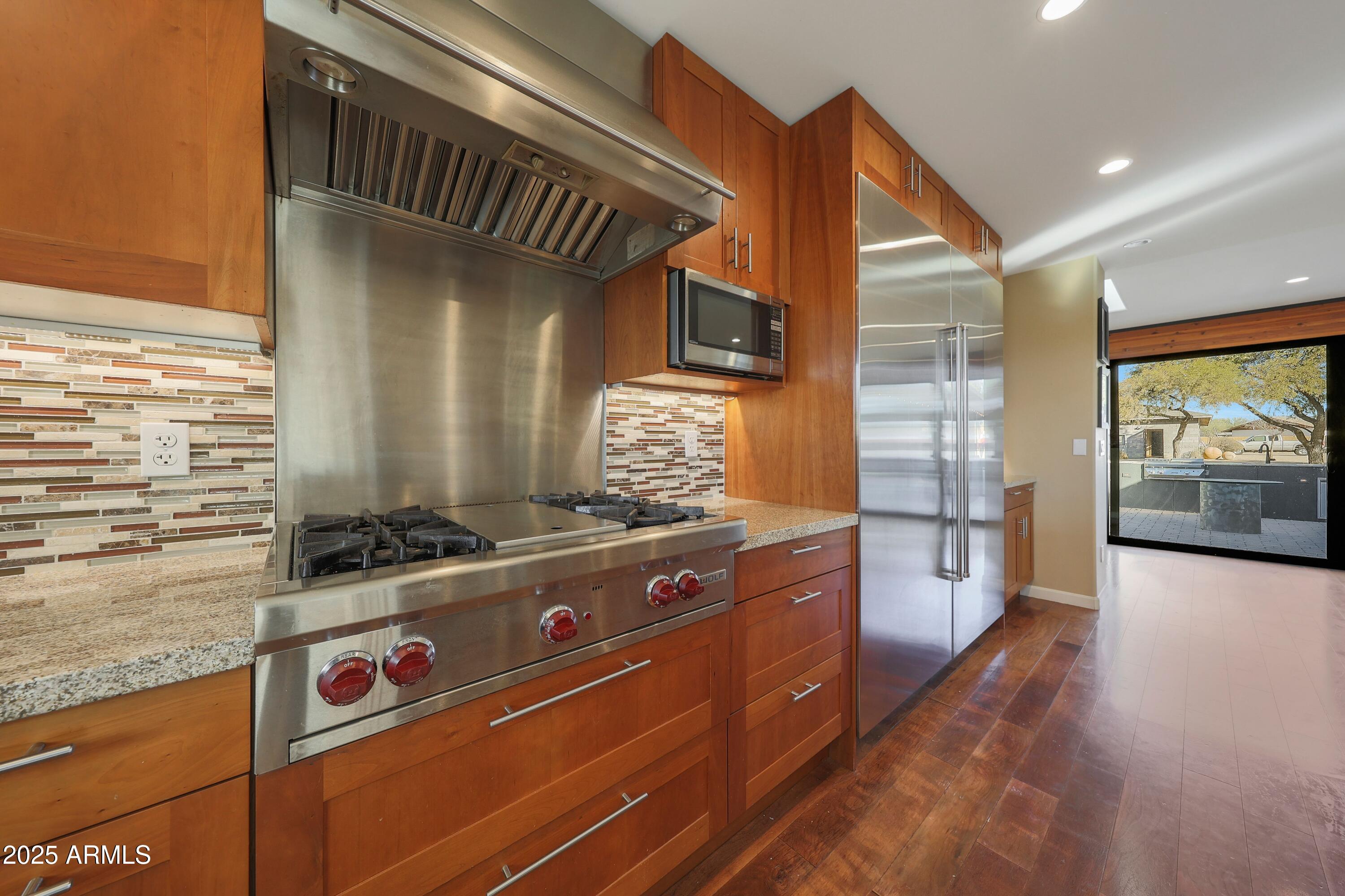2718 E Campo Bello Drive