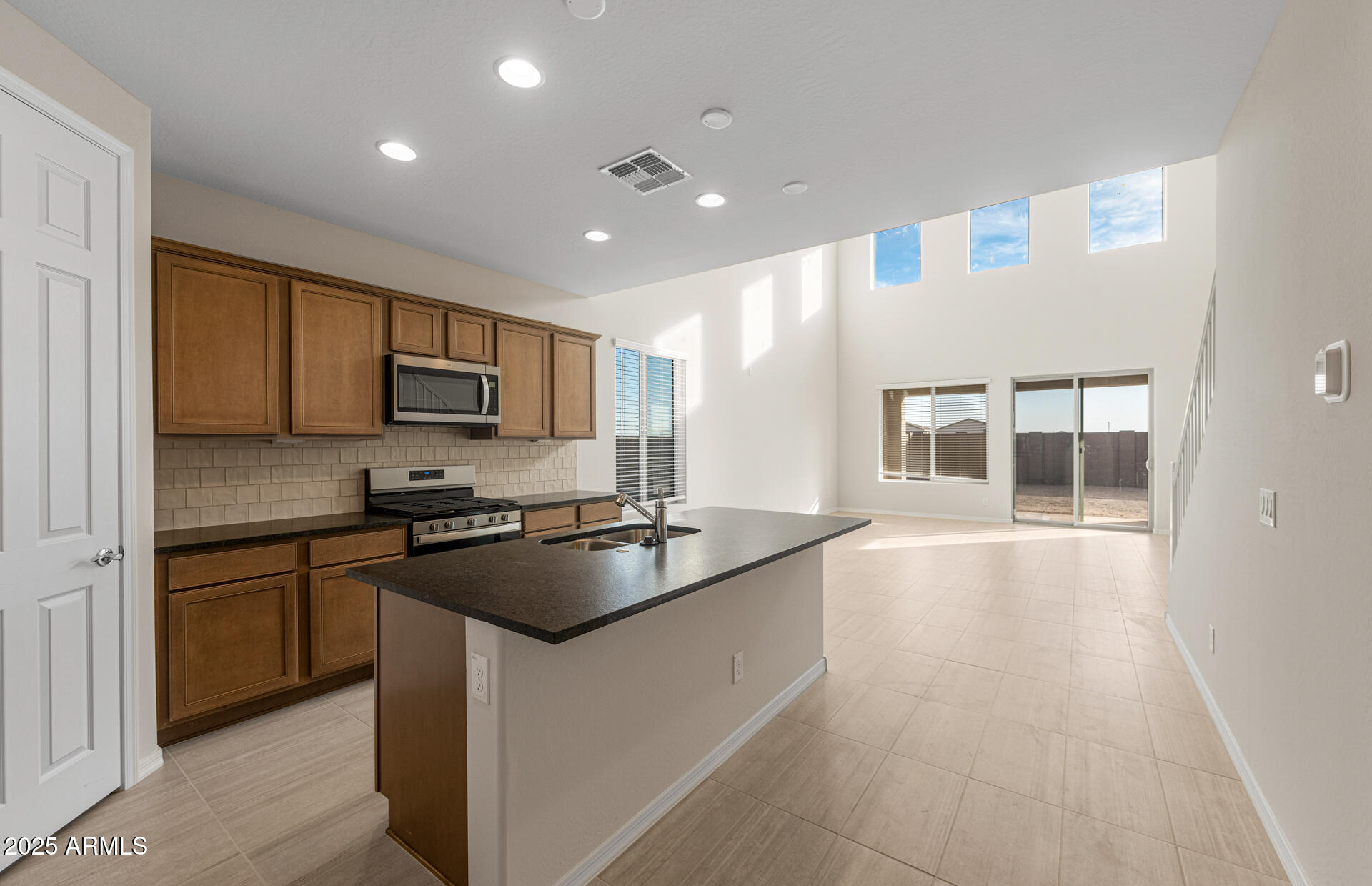 16223 W PINNACLE VISTA Drive