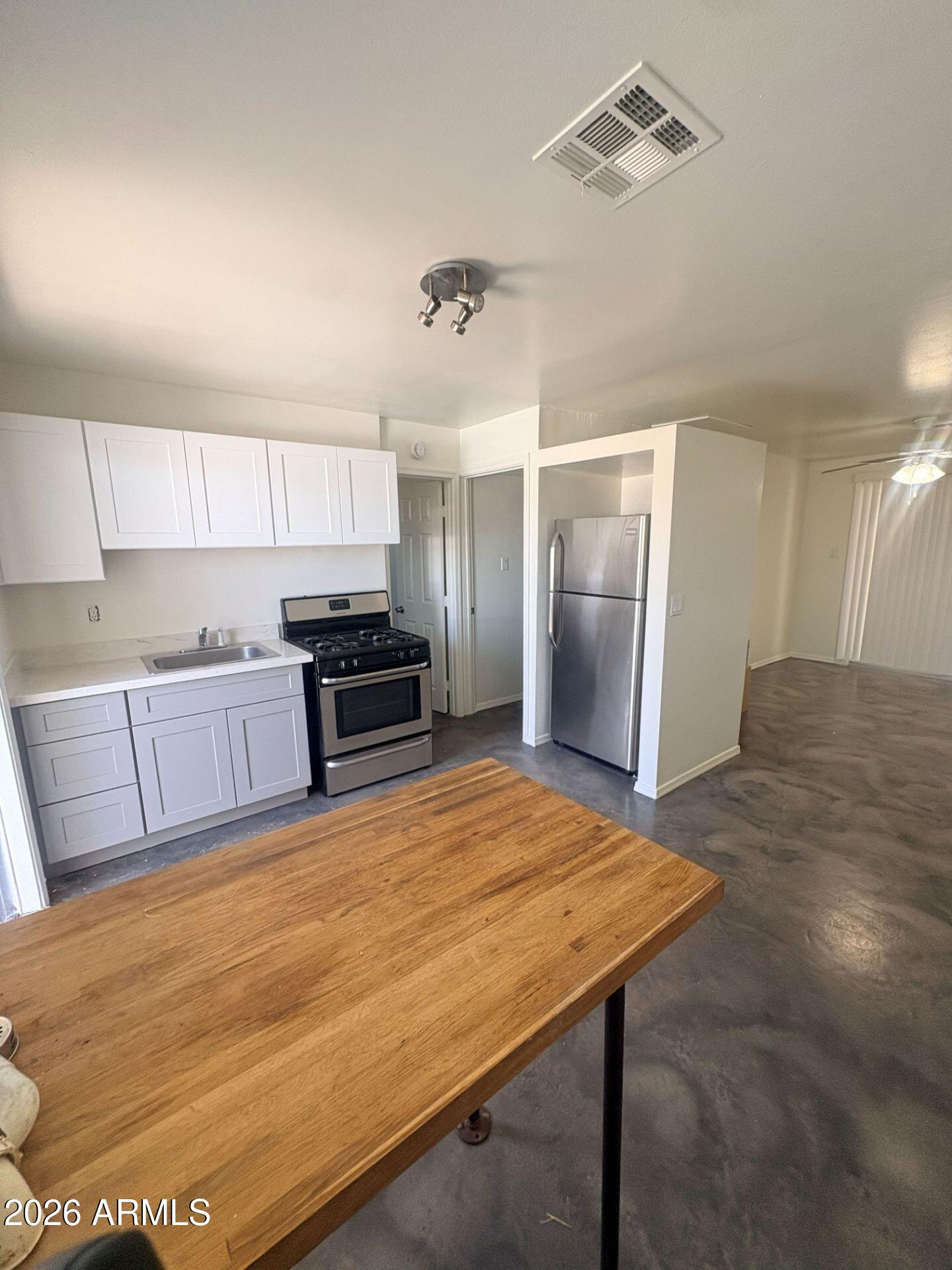 3427 N 12th Place Apt 1
