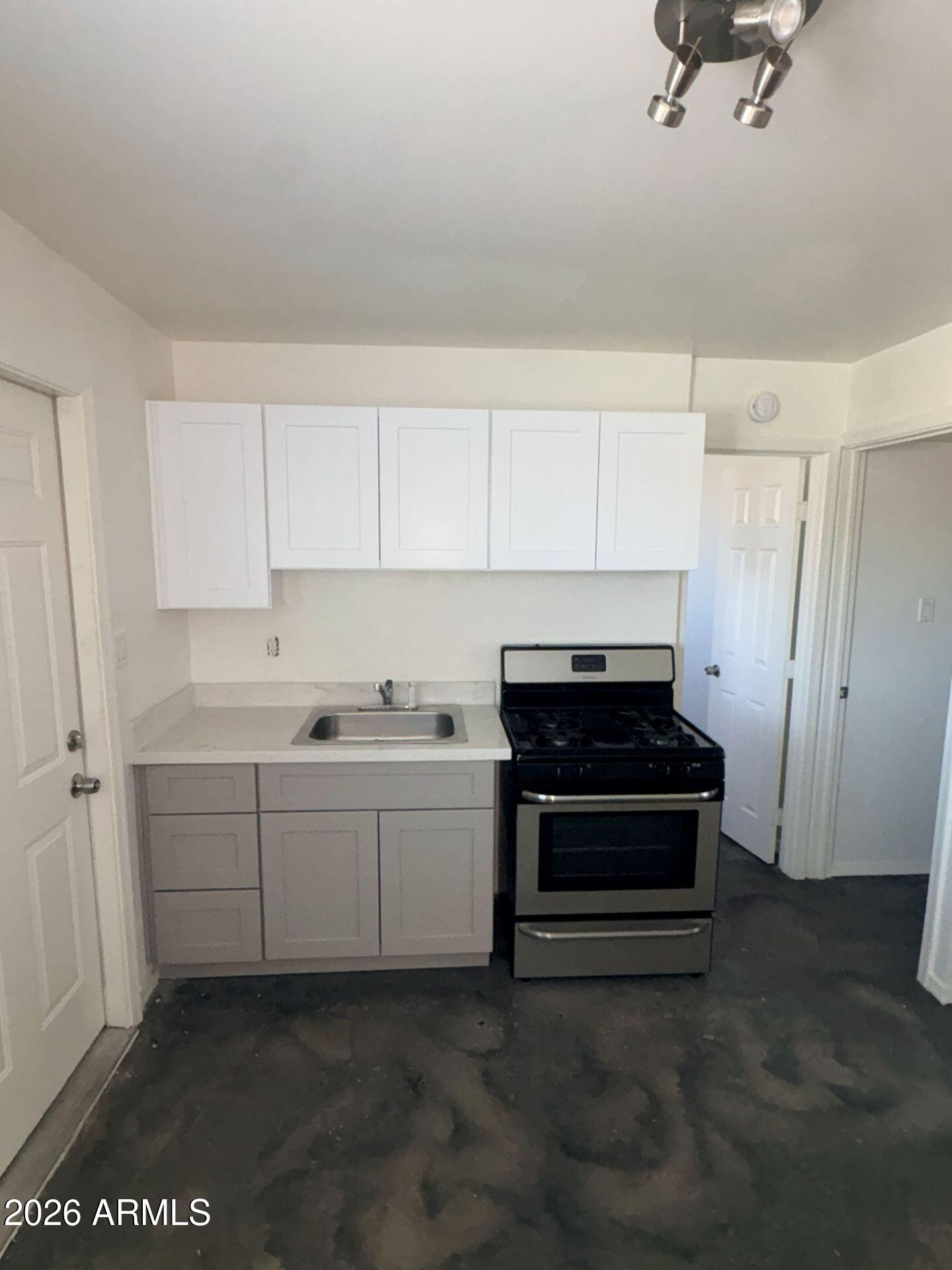 3427 N 12th Place Apt 1
