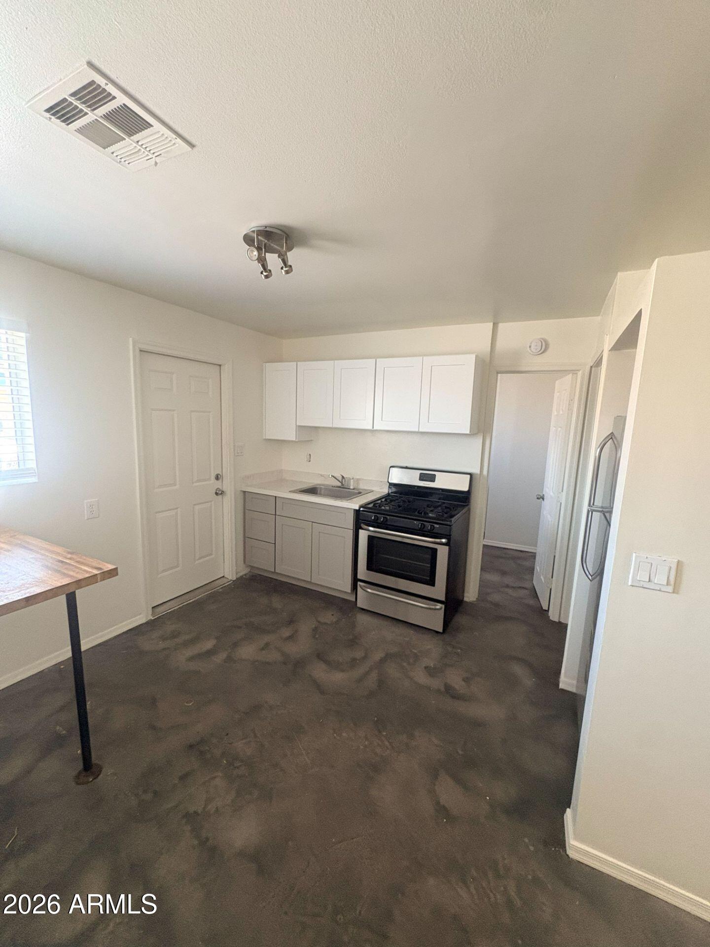 3427 N 12th Place Apt 1
