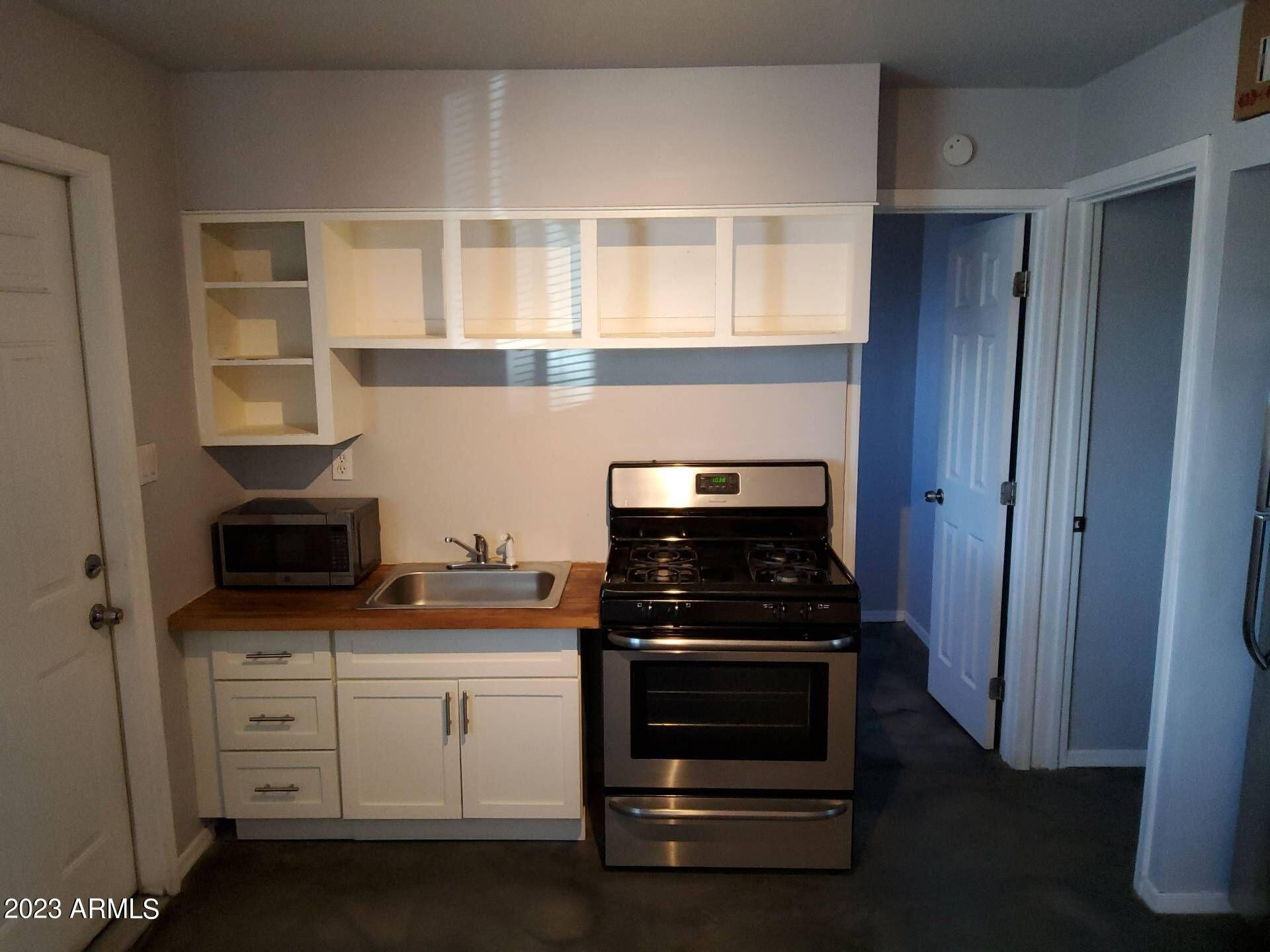 3427 N 12th Place Apt 1