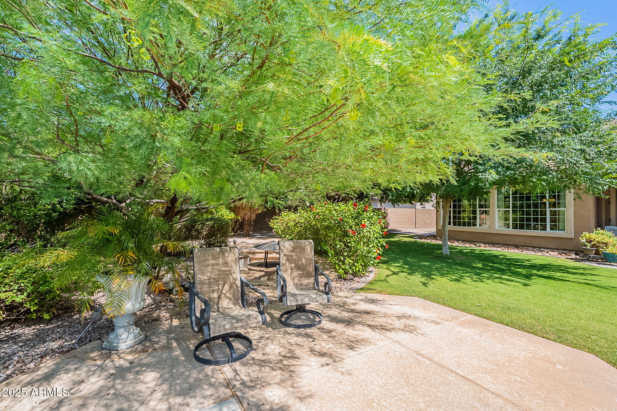 2160 E KENWOOD Street