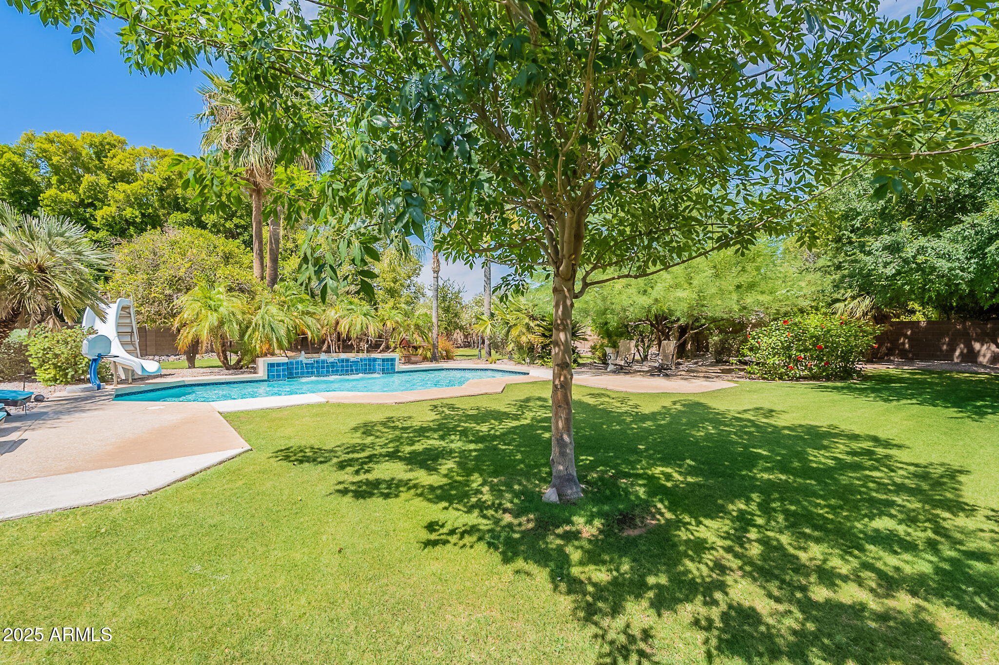 2160 E KENWOOD Street