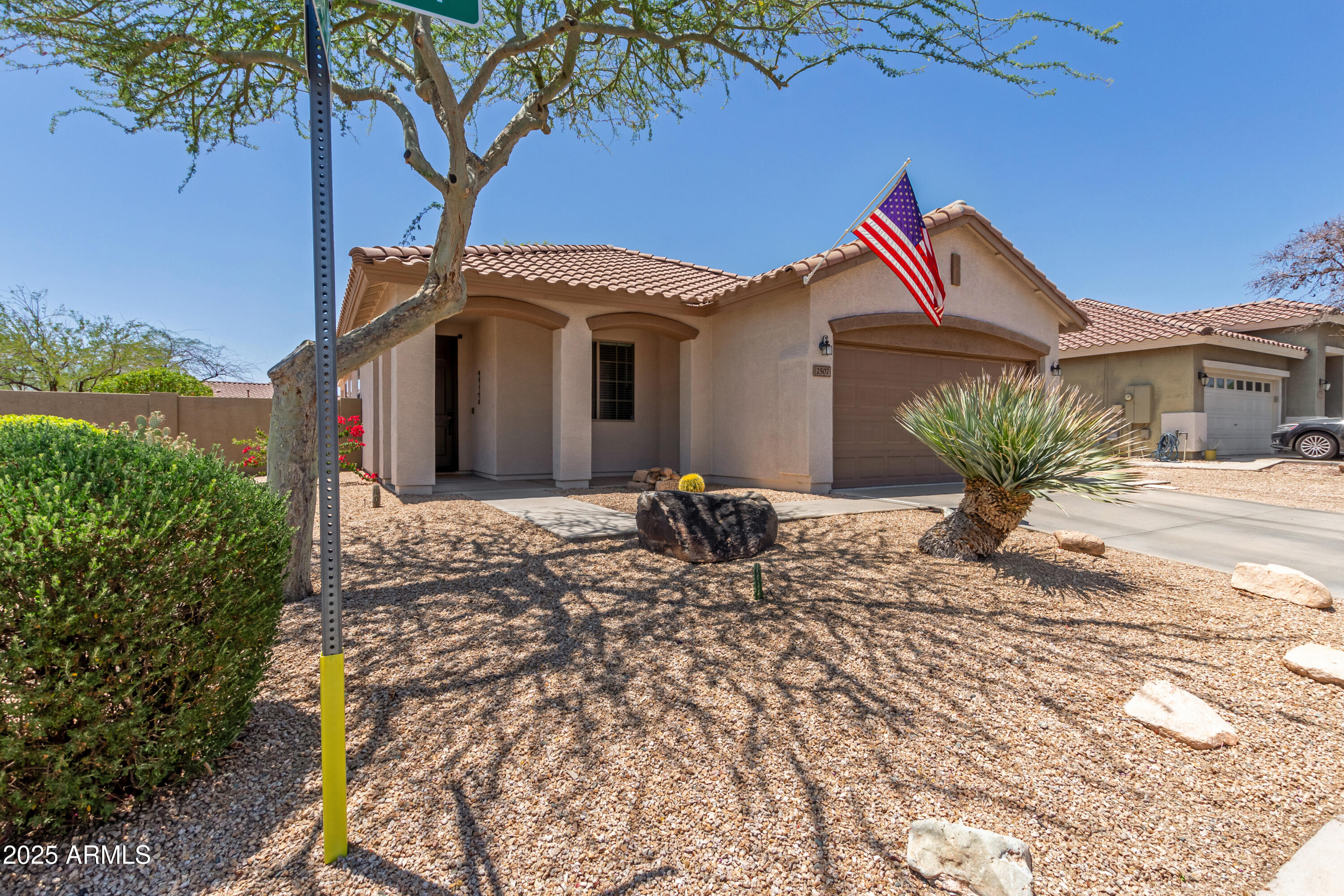 2507 W Whitman Drive