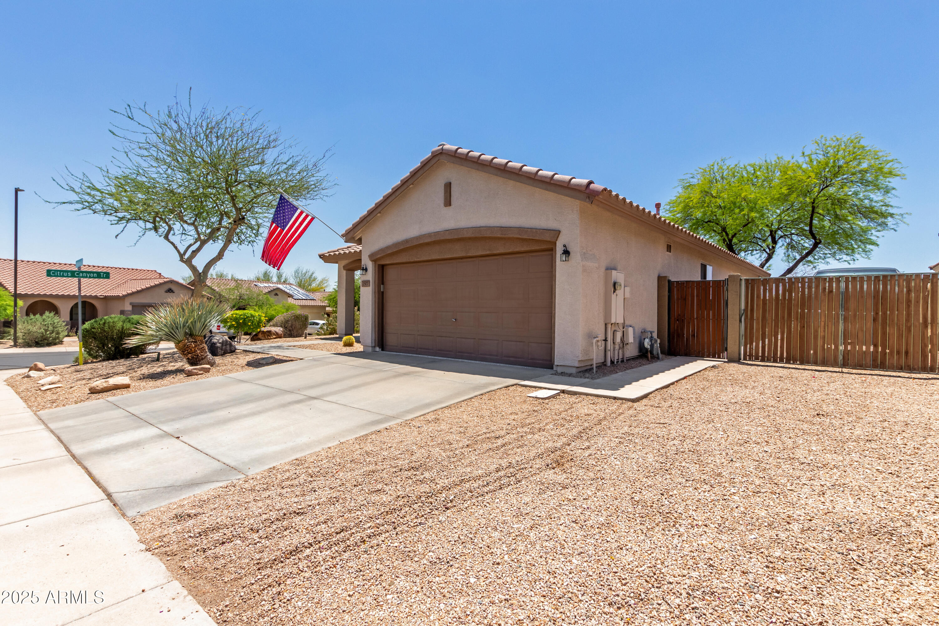 2507 W Whitman Drive