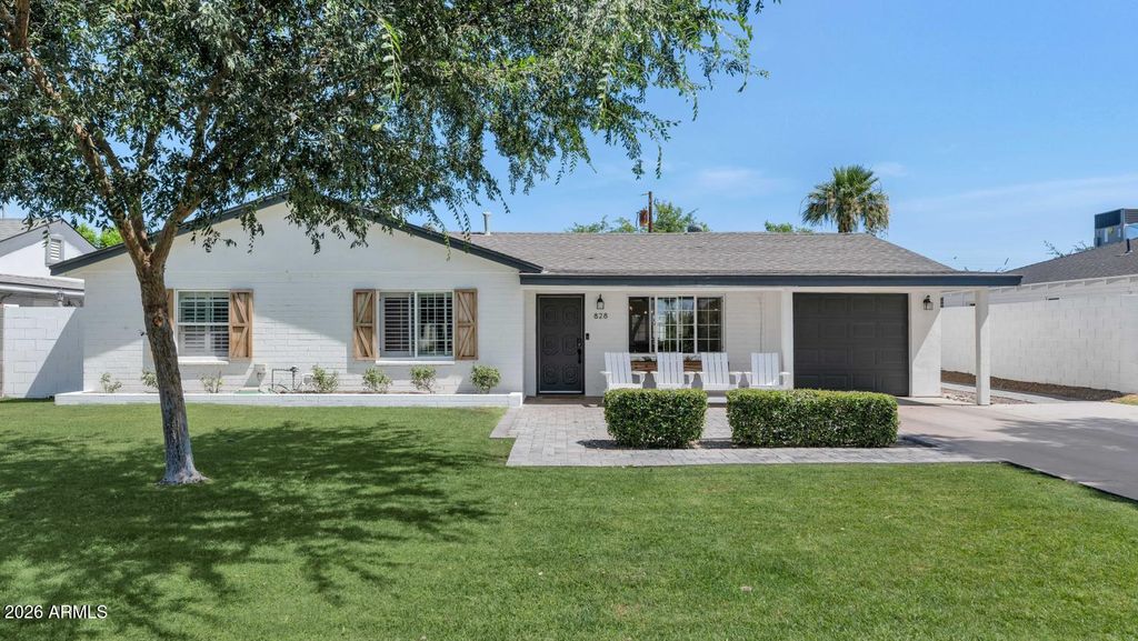 Photo of 828 E Myrtle Avenue, Phoenix, AZ 85020 (MLS # 7032955)