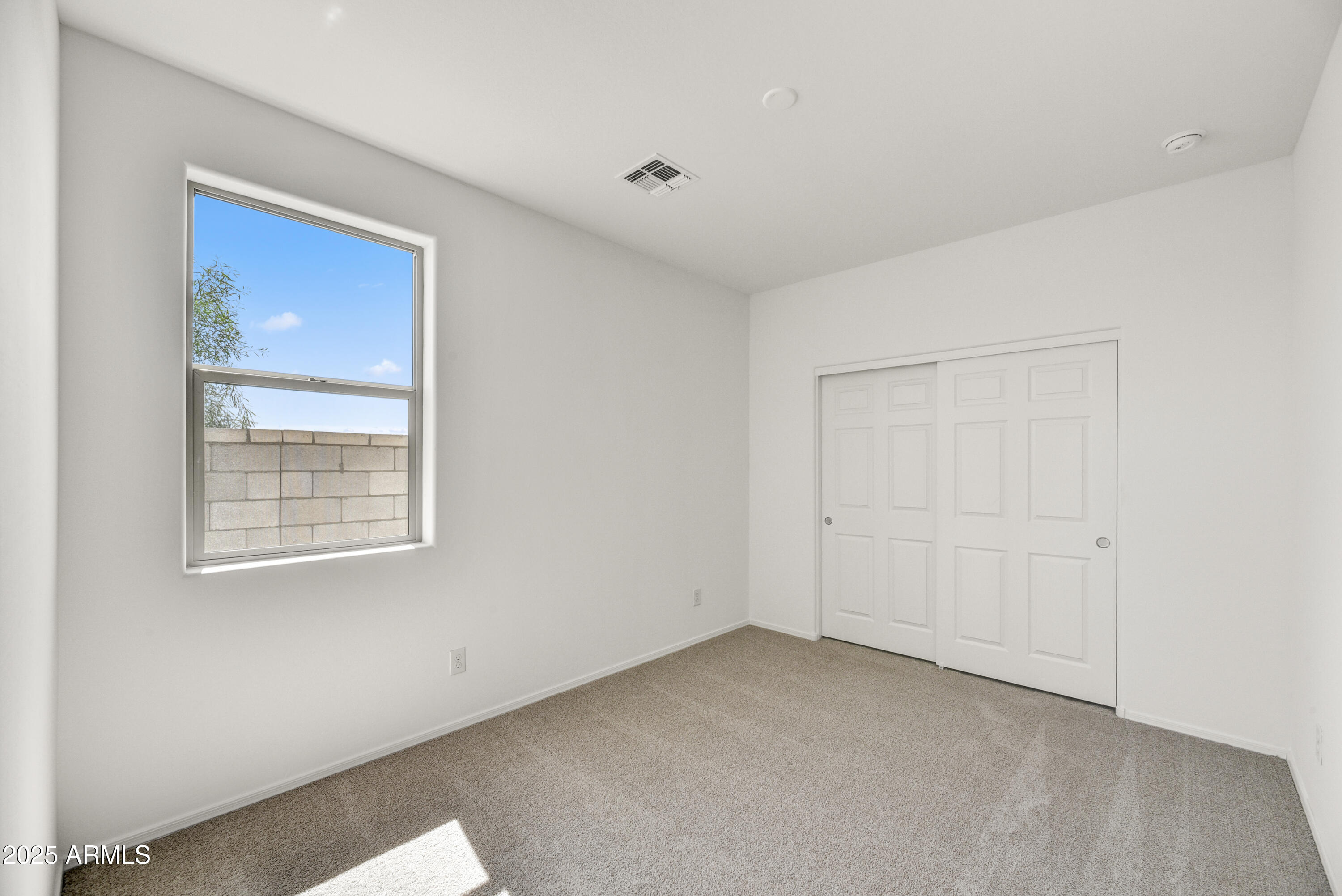 37487 W Patterson Street