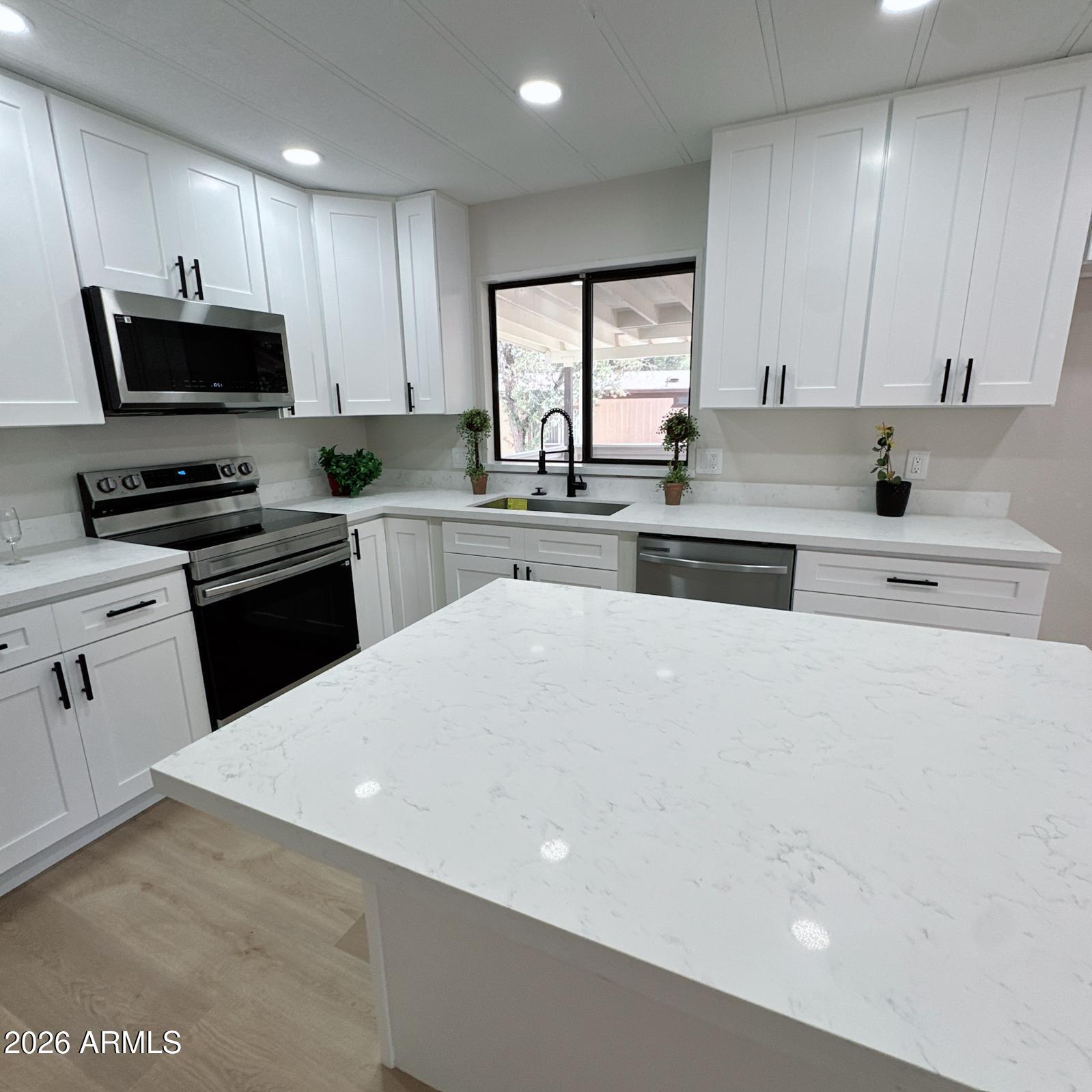 1217 W BIRCHWOOD Road