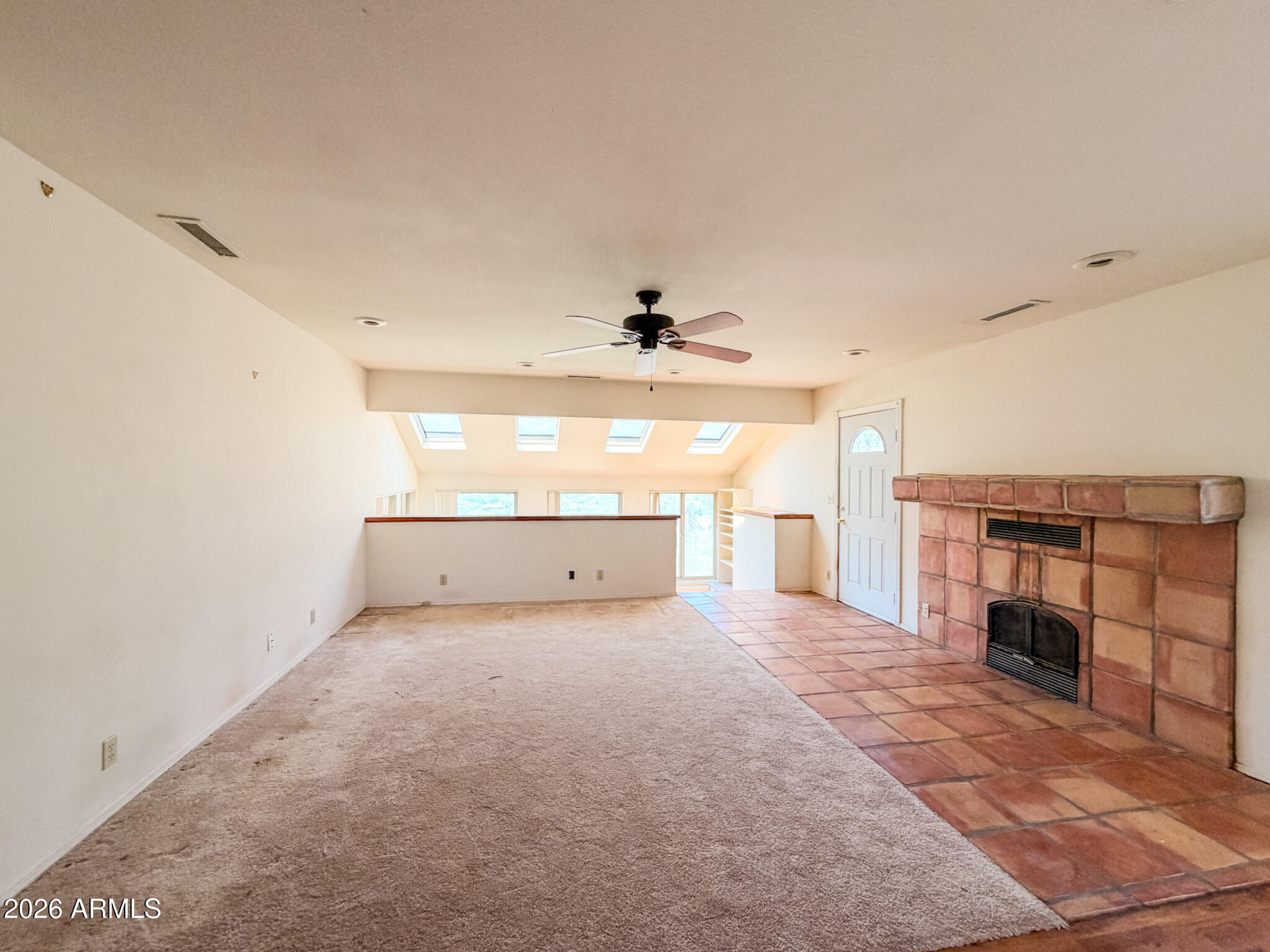 1530 N WARREN Drive
