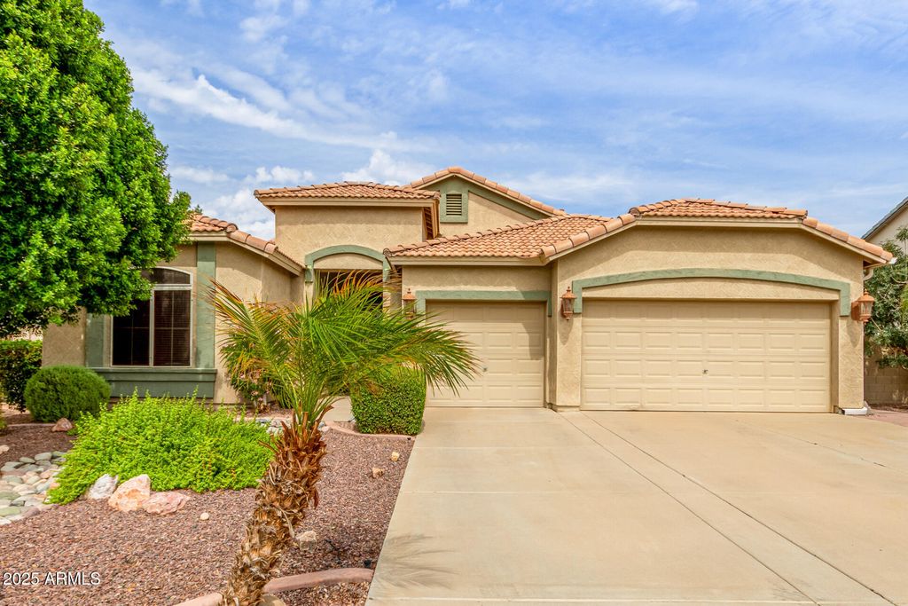 Photo of 3306 E Clark Drive, Gilbert, AZ 85297 (MLS # 6922161)