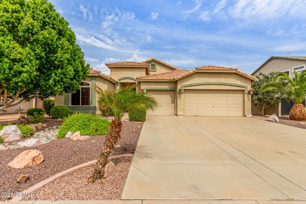 Photo of 3306 E Clark Drive, Gilbert, AZ 85297 (MLS # 6922161)