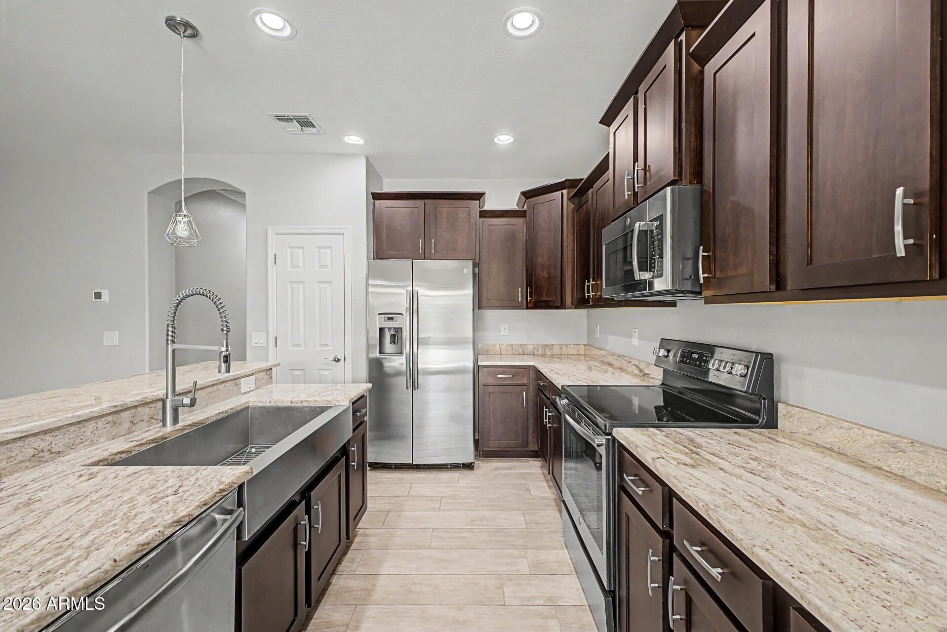 1347 W SPINE TREE Avenue