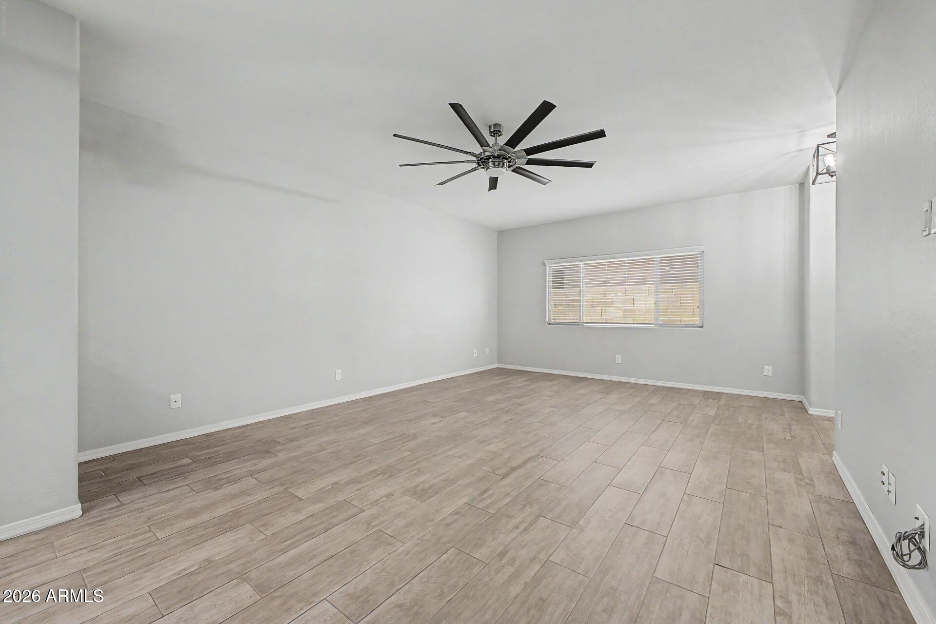 1347 W SPINE TREE Avenue