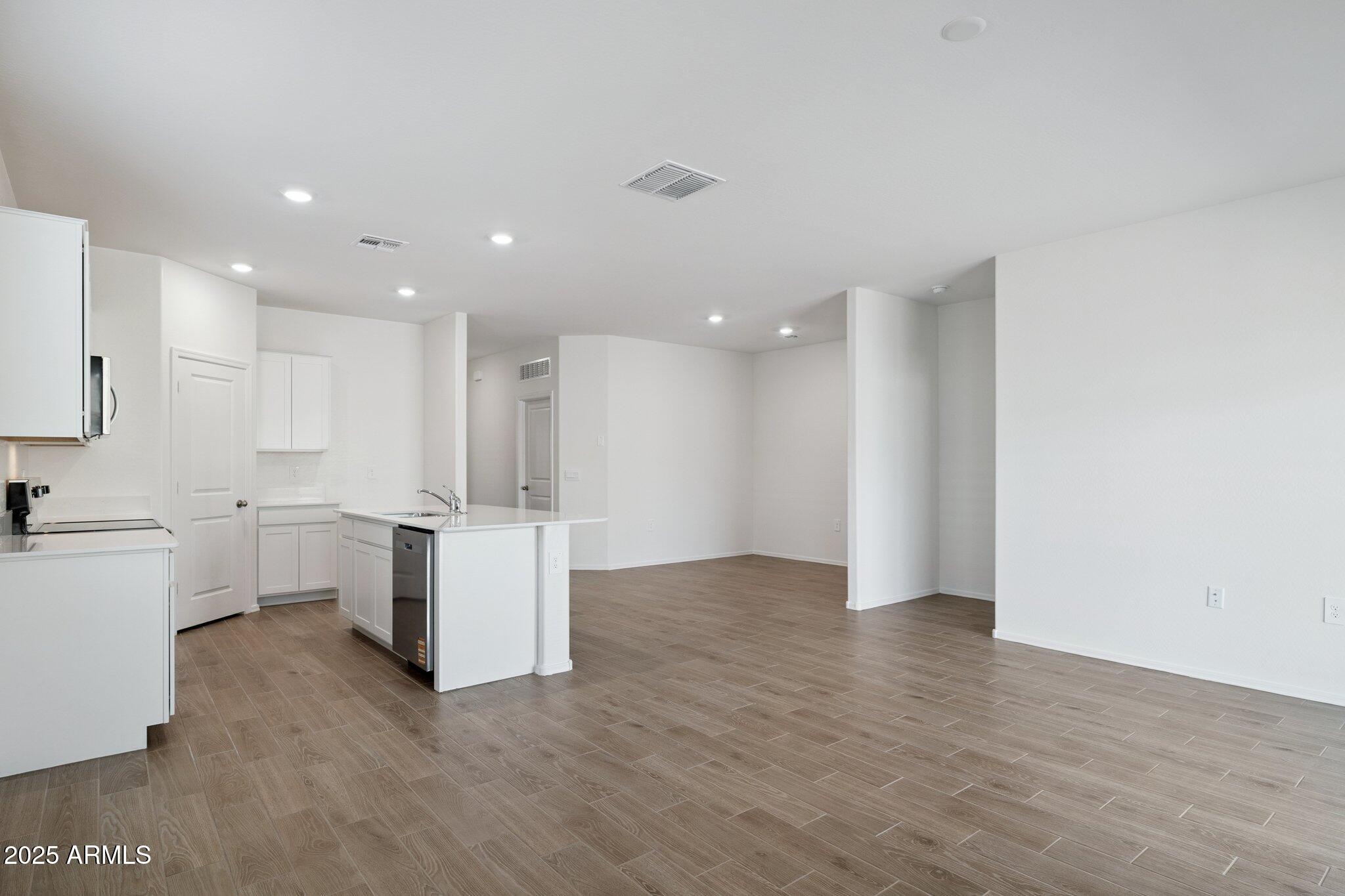 18441 W HACKAMORE Drive