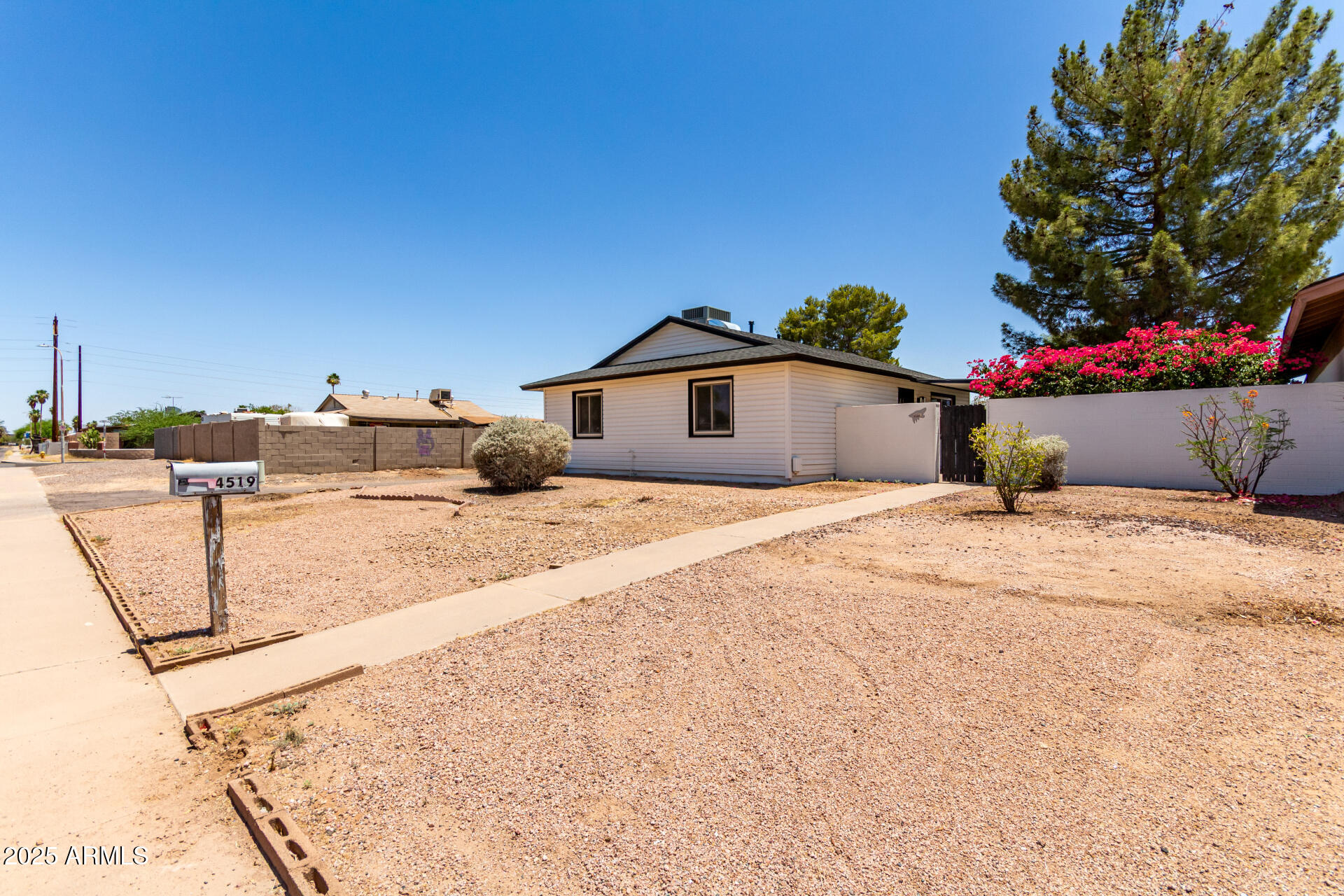 4519 E ROESER Road