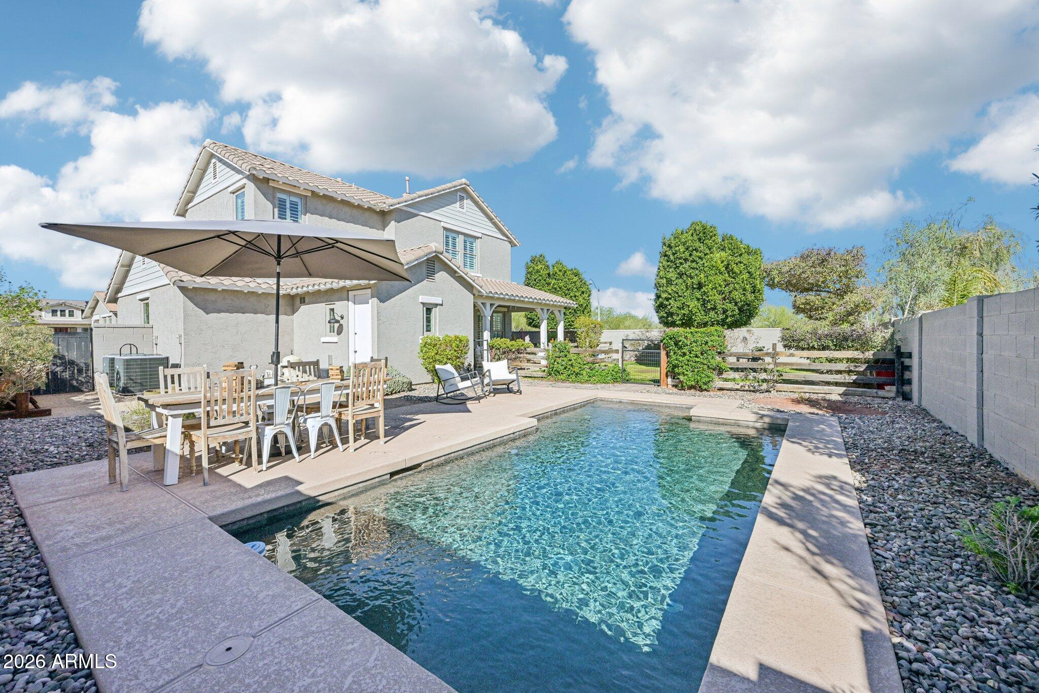 20363 W THAYER Street