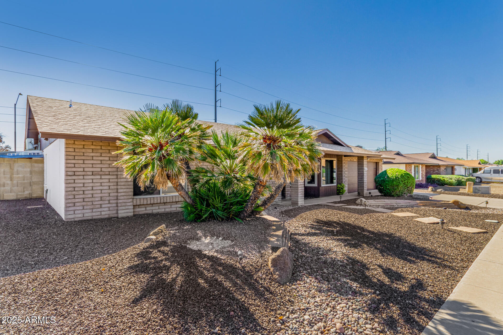 1119 E RENEE Drive E