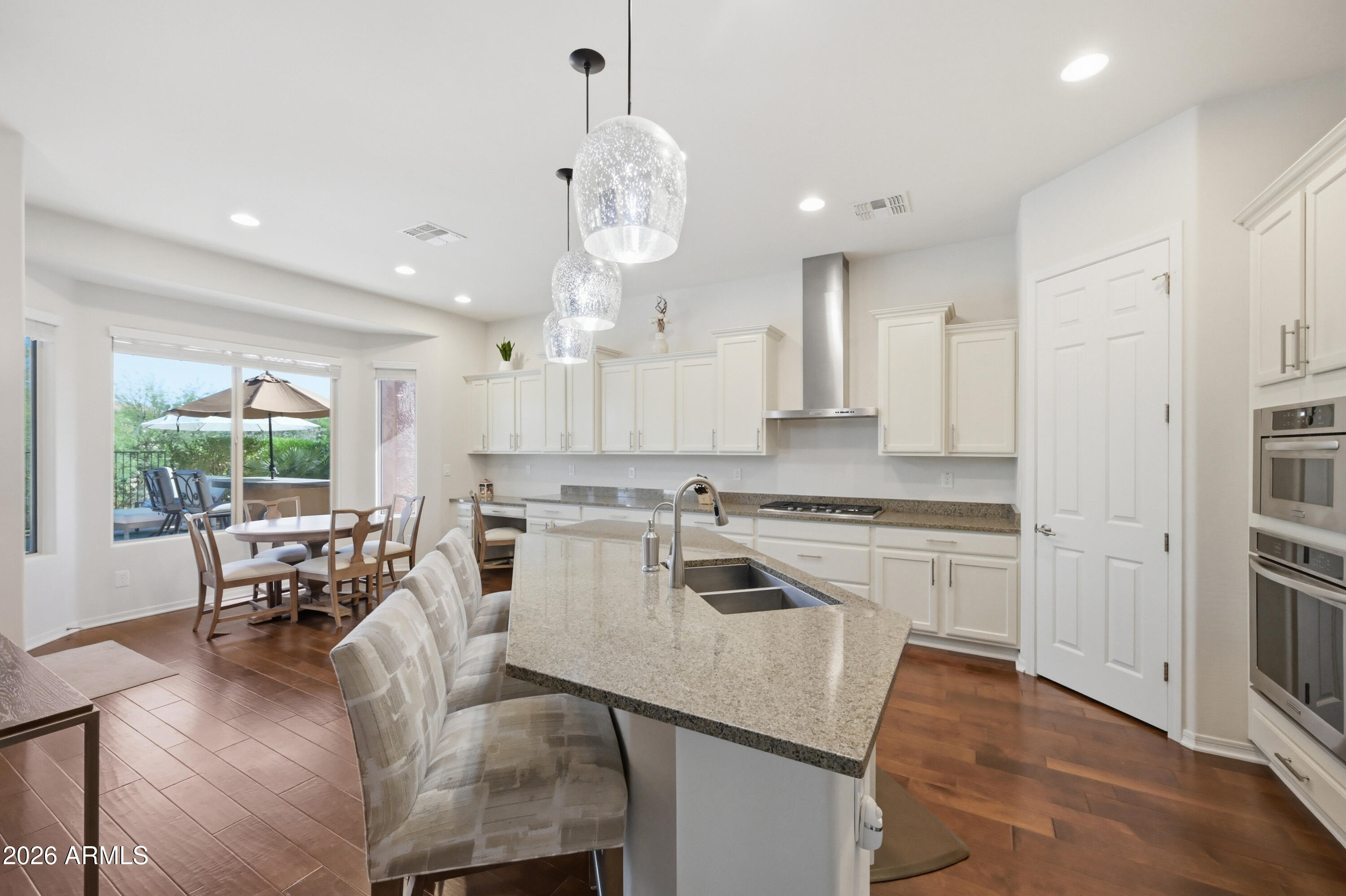 LONE MOUNTAIN - Residential