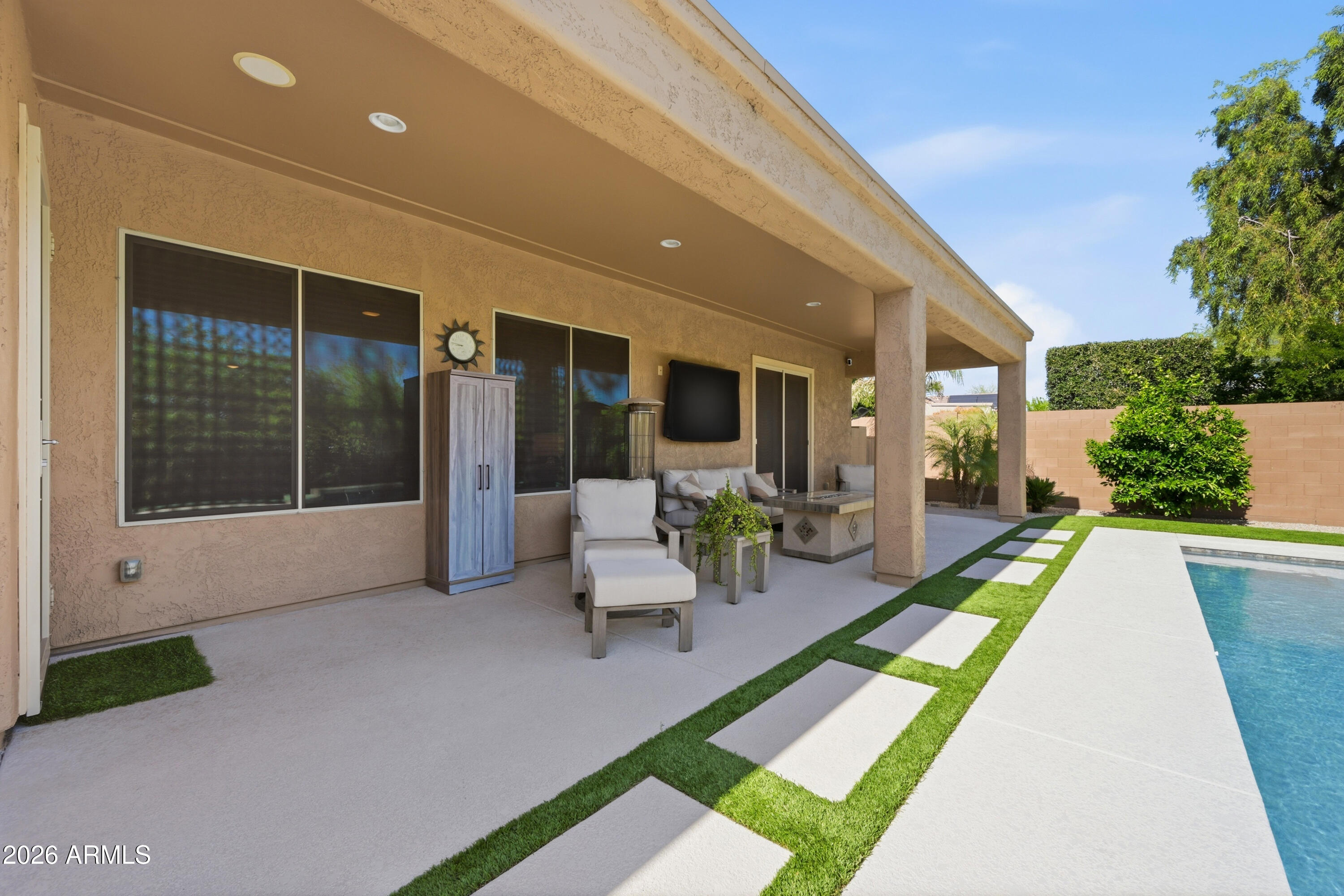 LONE MOUNTAIN - Residential