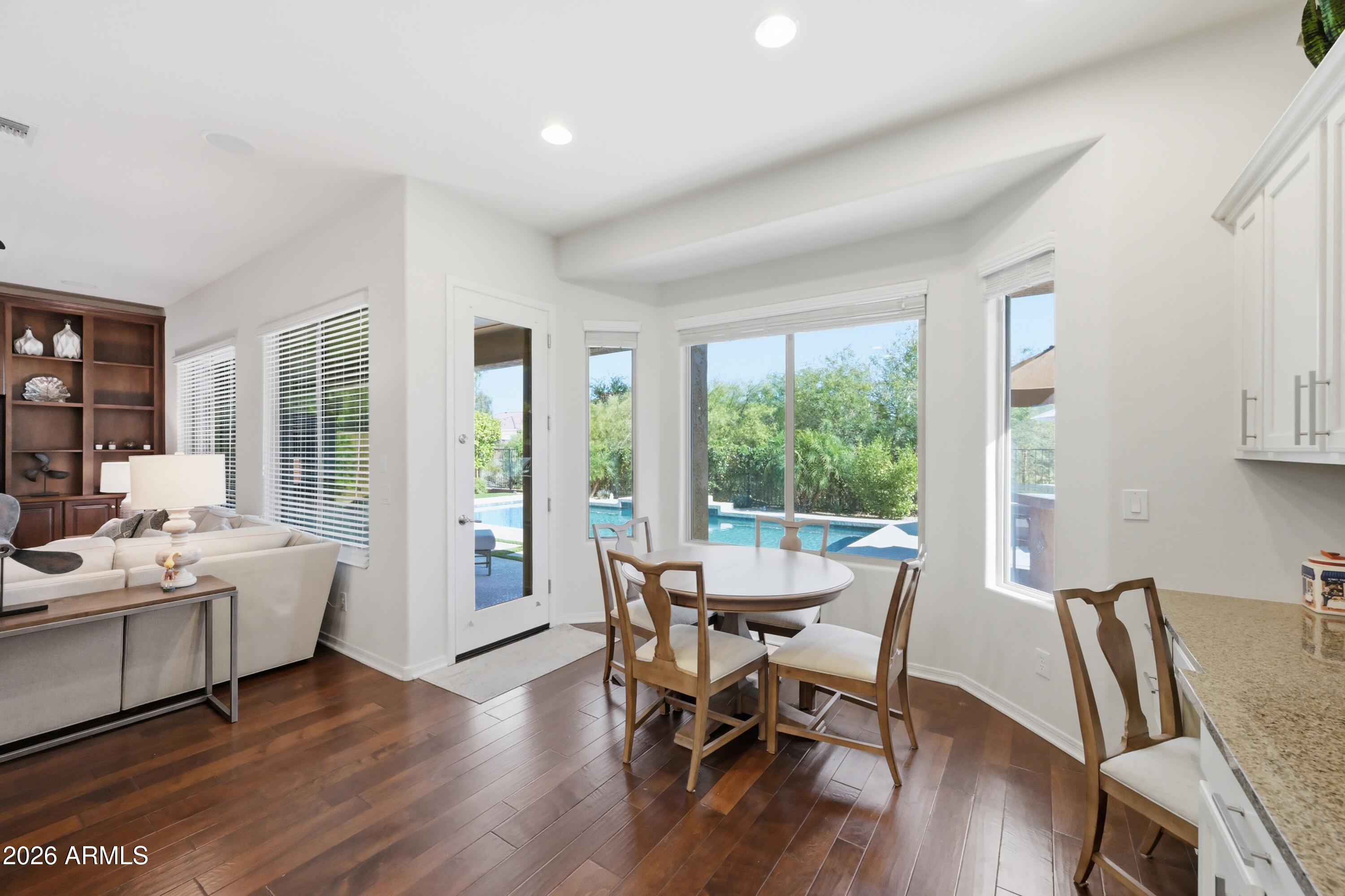 LONE MOUNTAIN - Residential