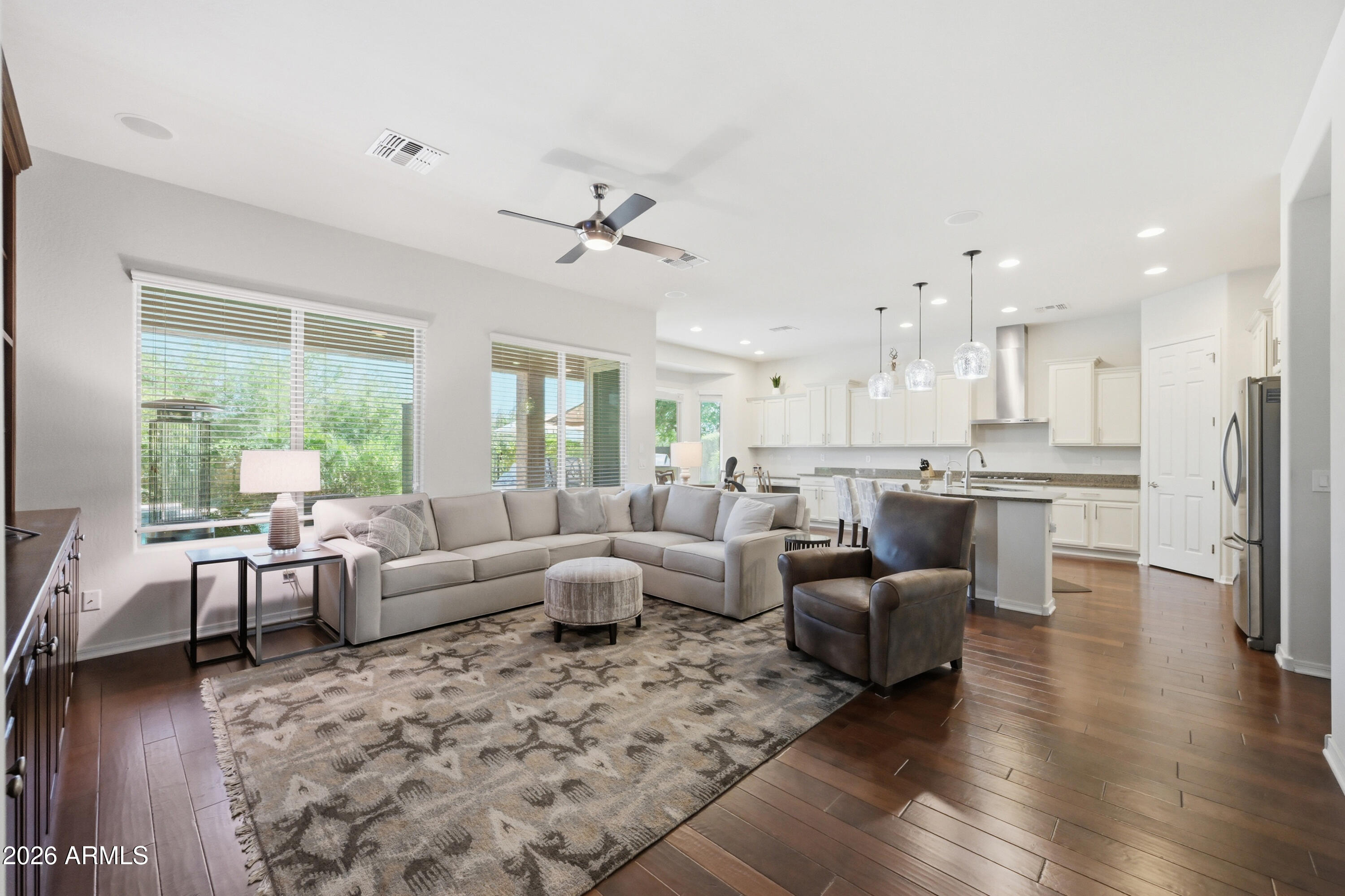 LONE MOUNTAIN - Residential