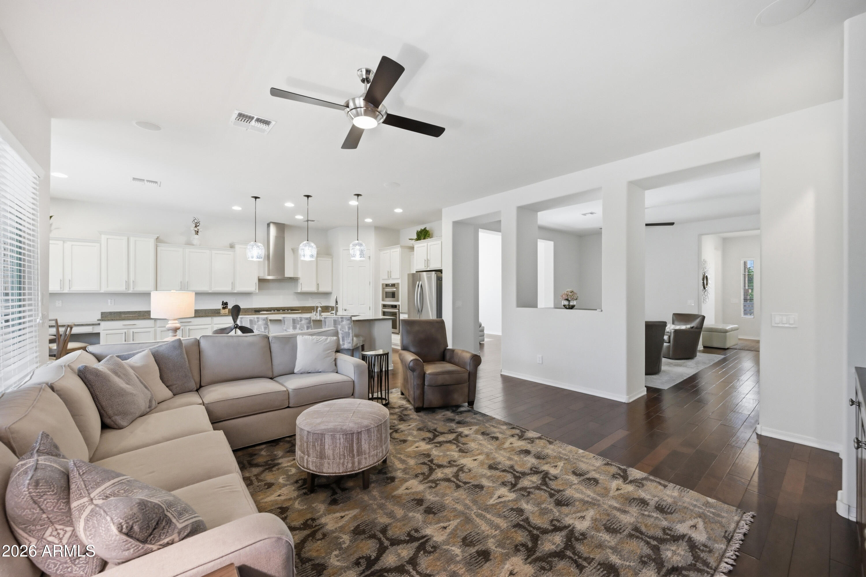 LONE MOUNTAIN - Residential