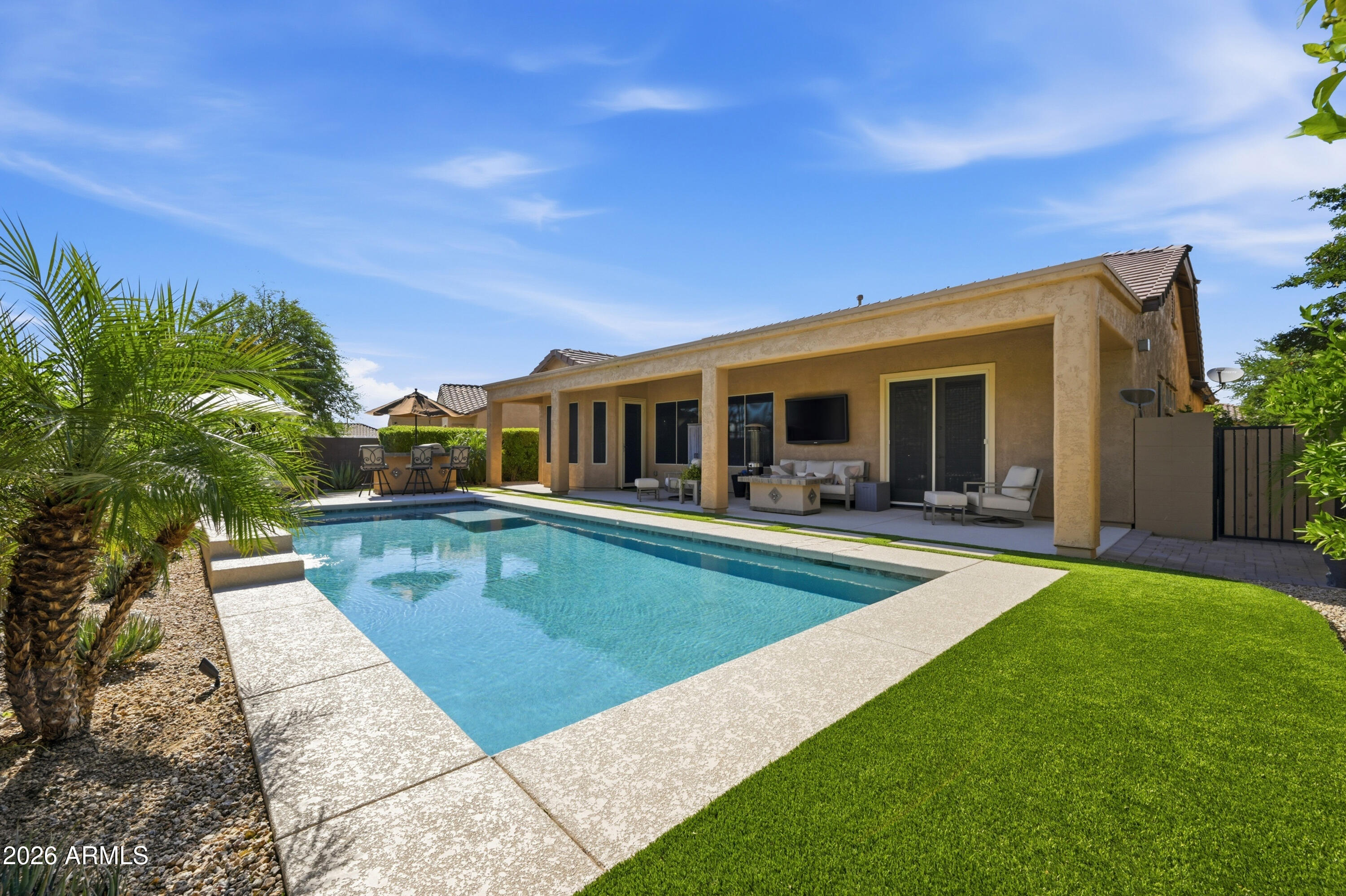 LONE MOUNTAIN - Residential