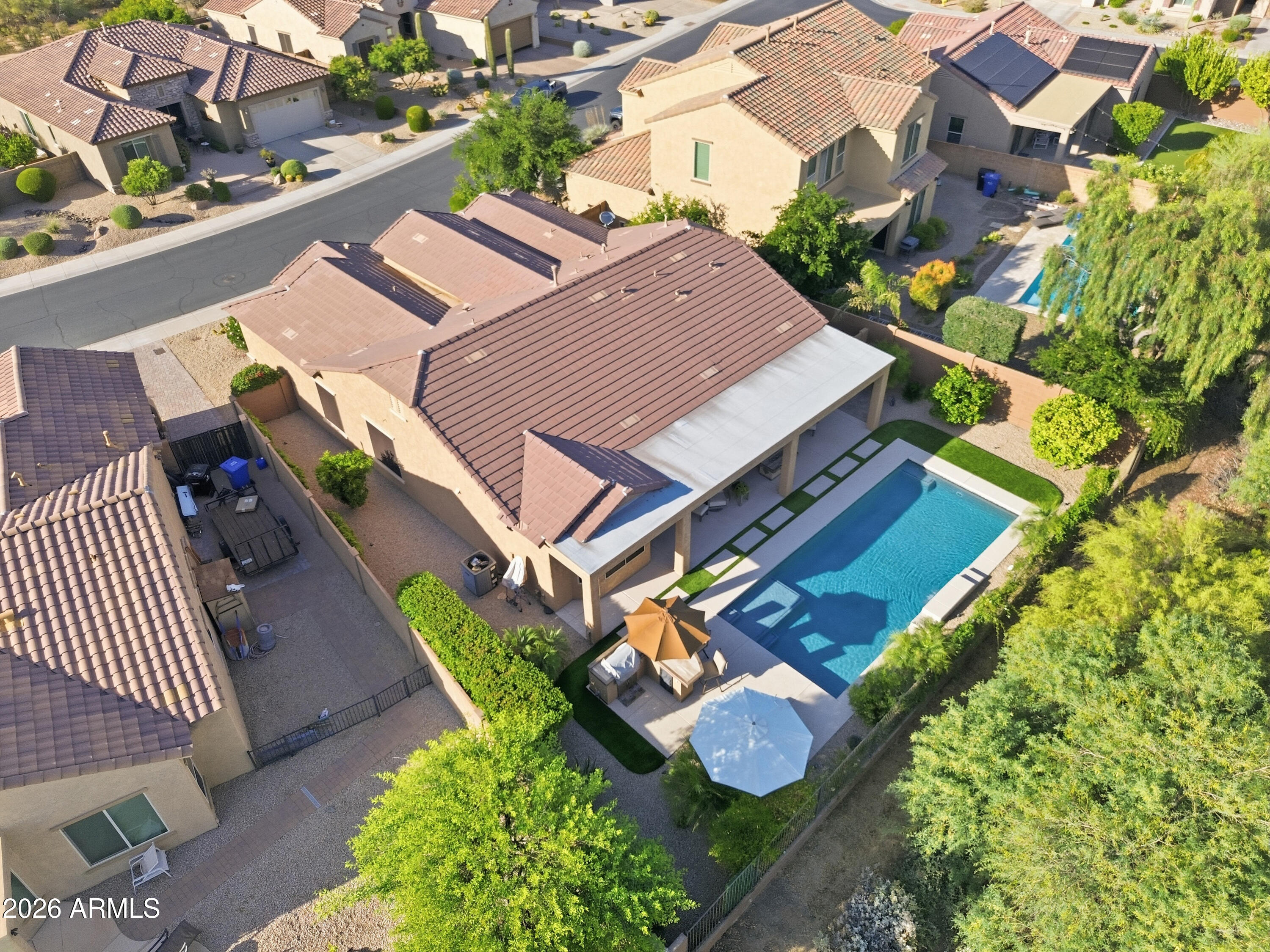 LONE MOUNTAIN - Residential