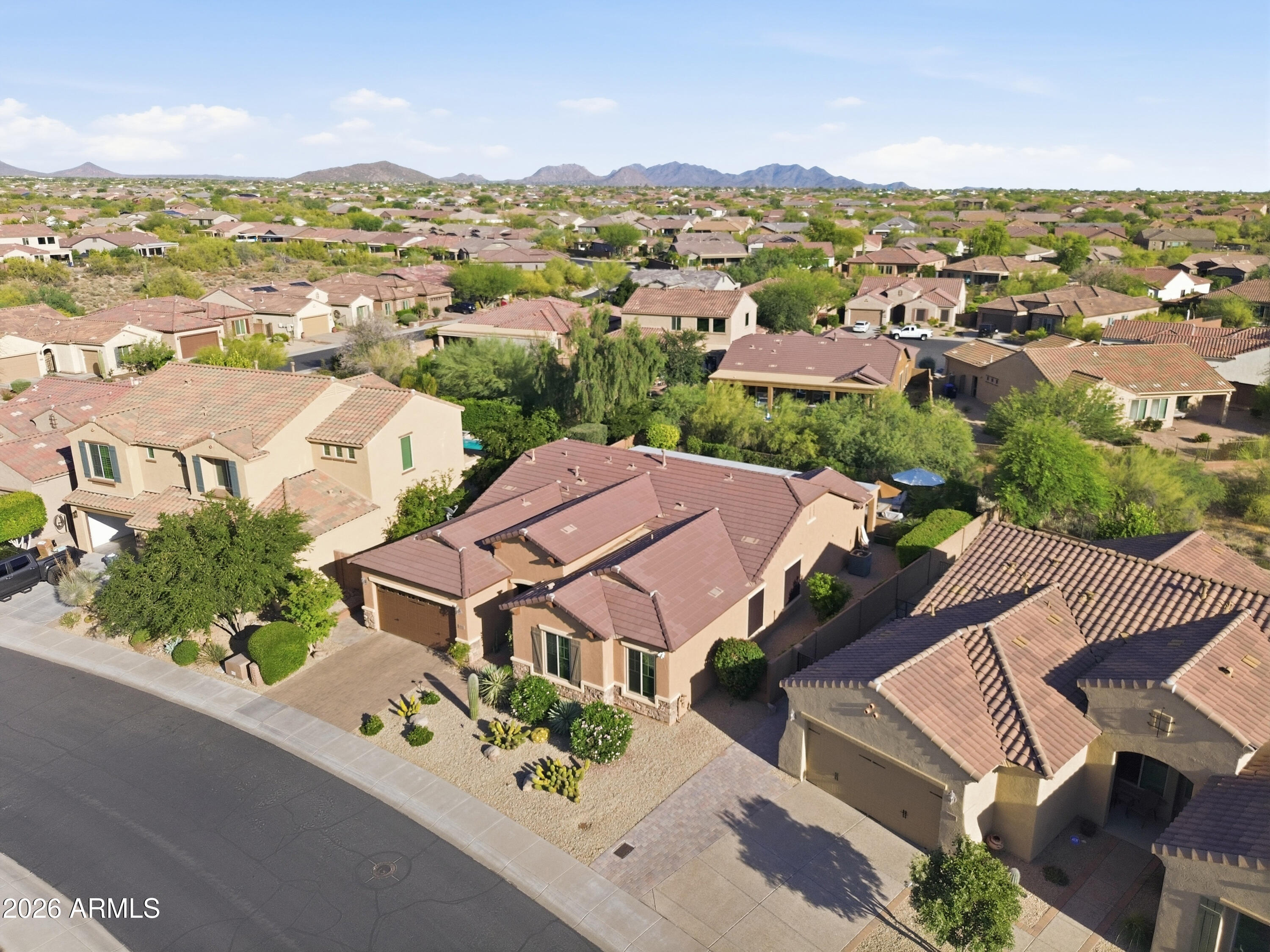 LONE MOUNTAIN - Residential