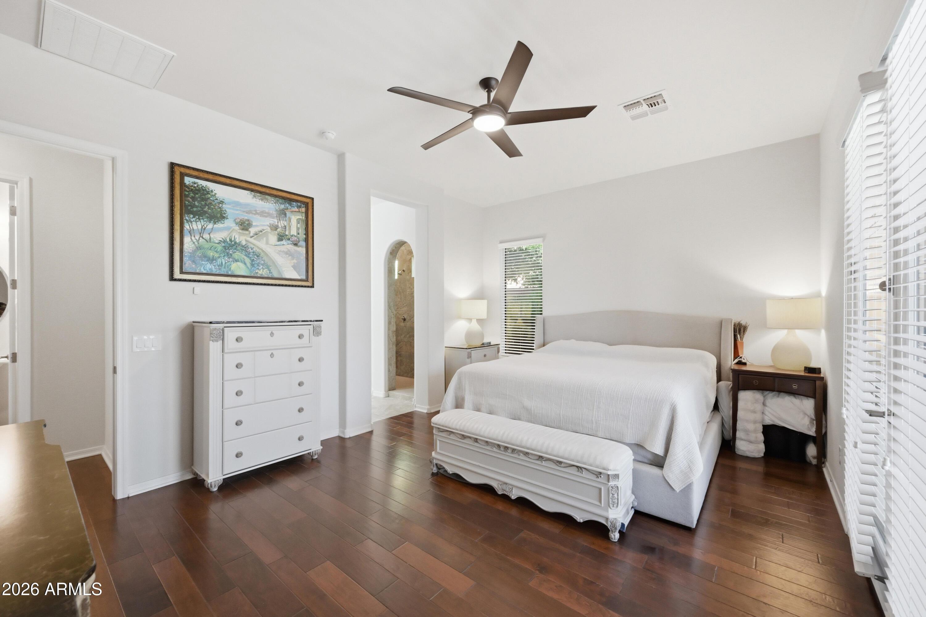 LONE MOUNTAIN - Residential