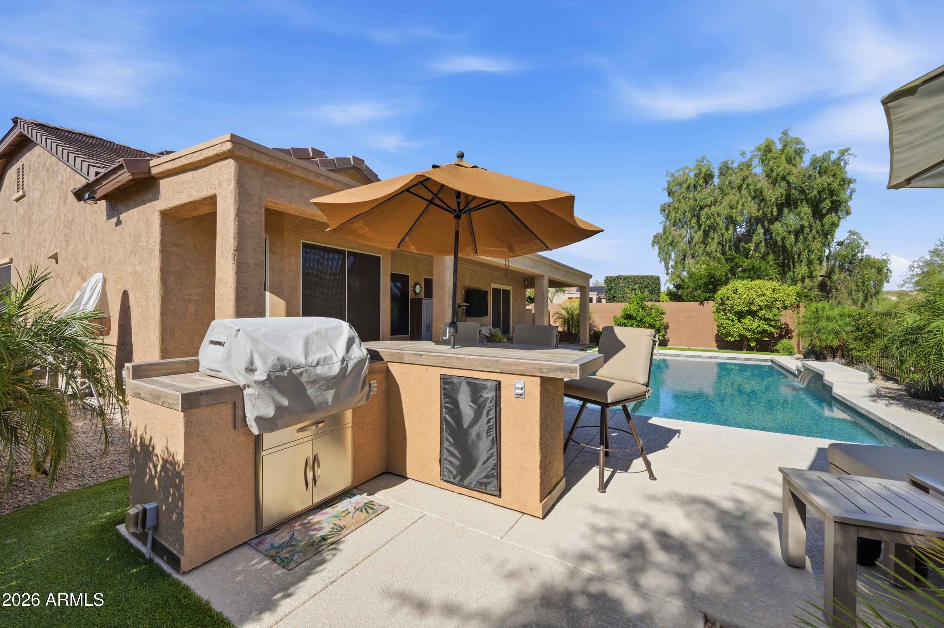LONE MOUNTAIN - Residential