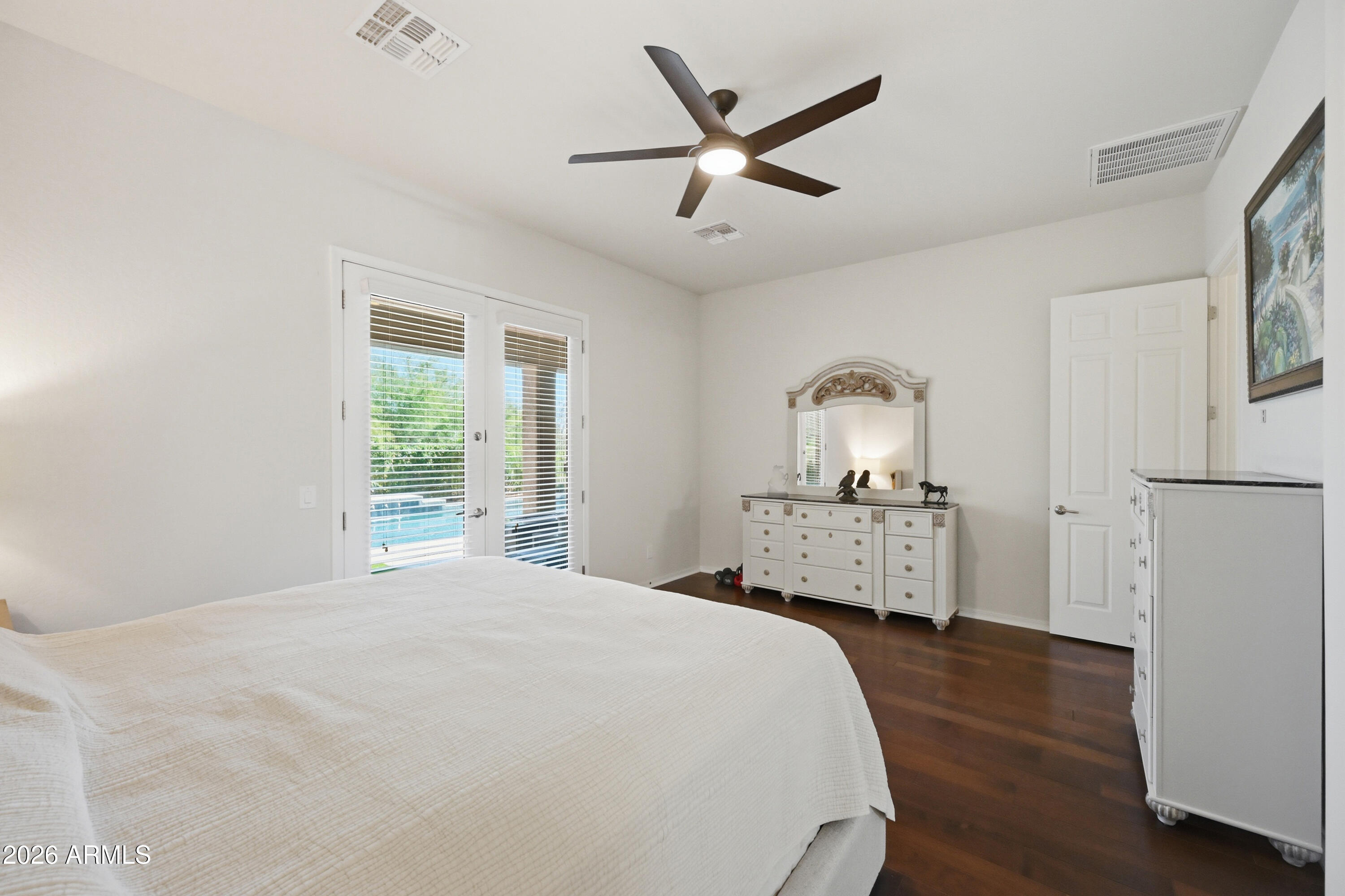 LONE MOUNTAIN - Residential