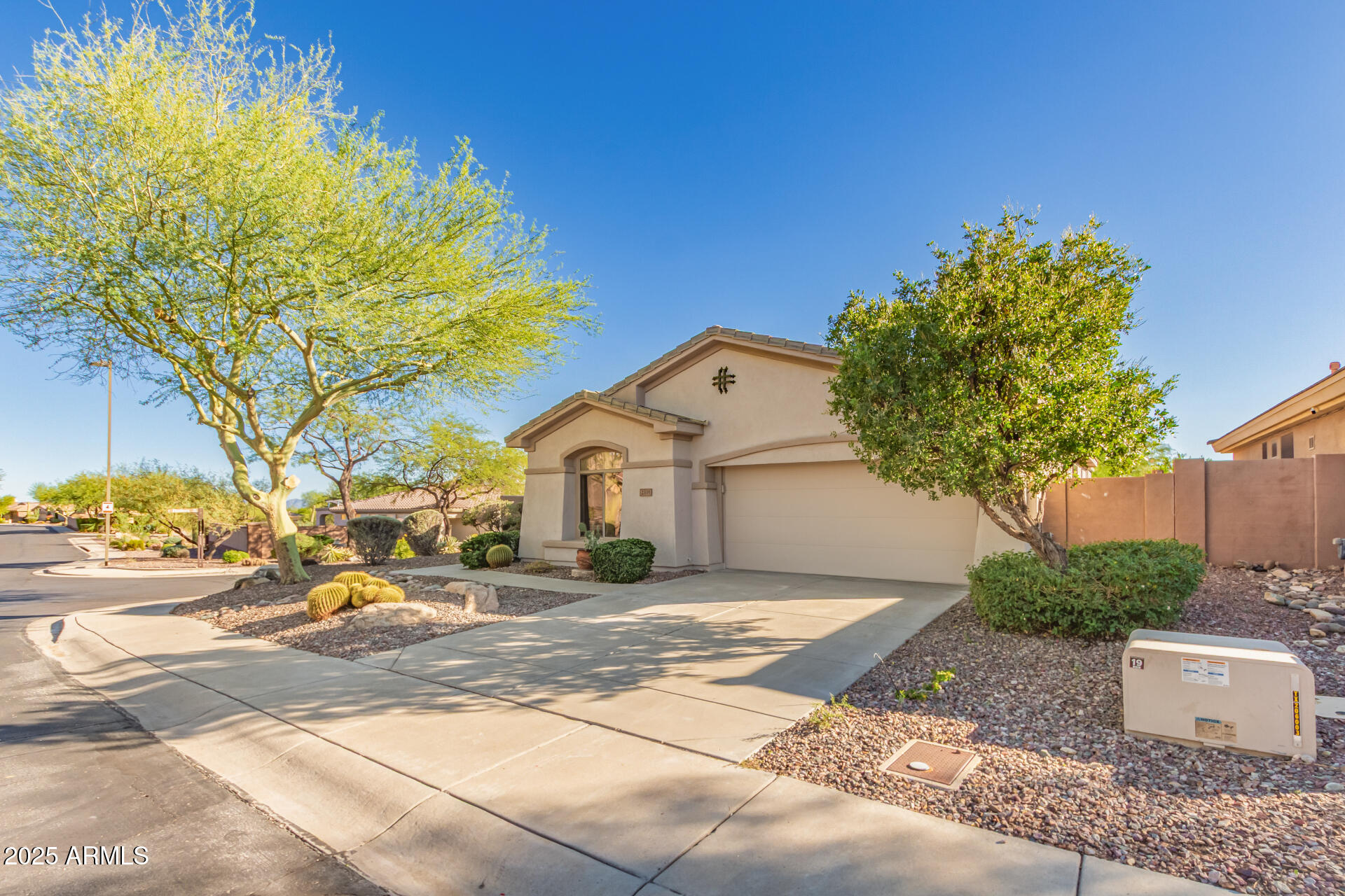 2335 W MUIRFIELD Drive