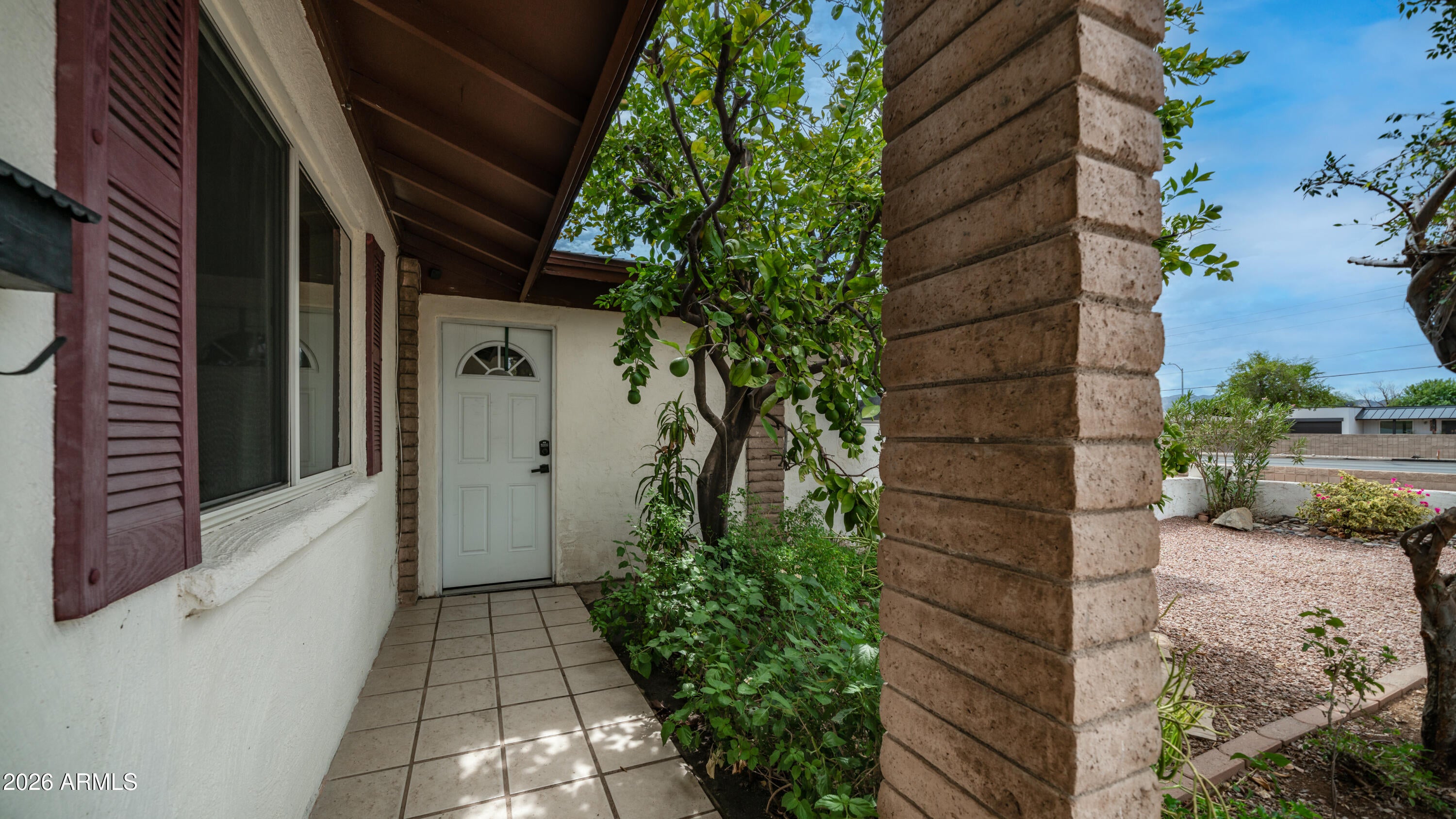 2908 E CACTUS Road