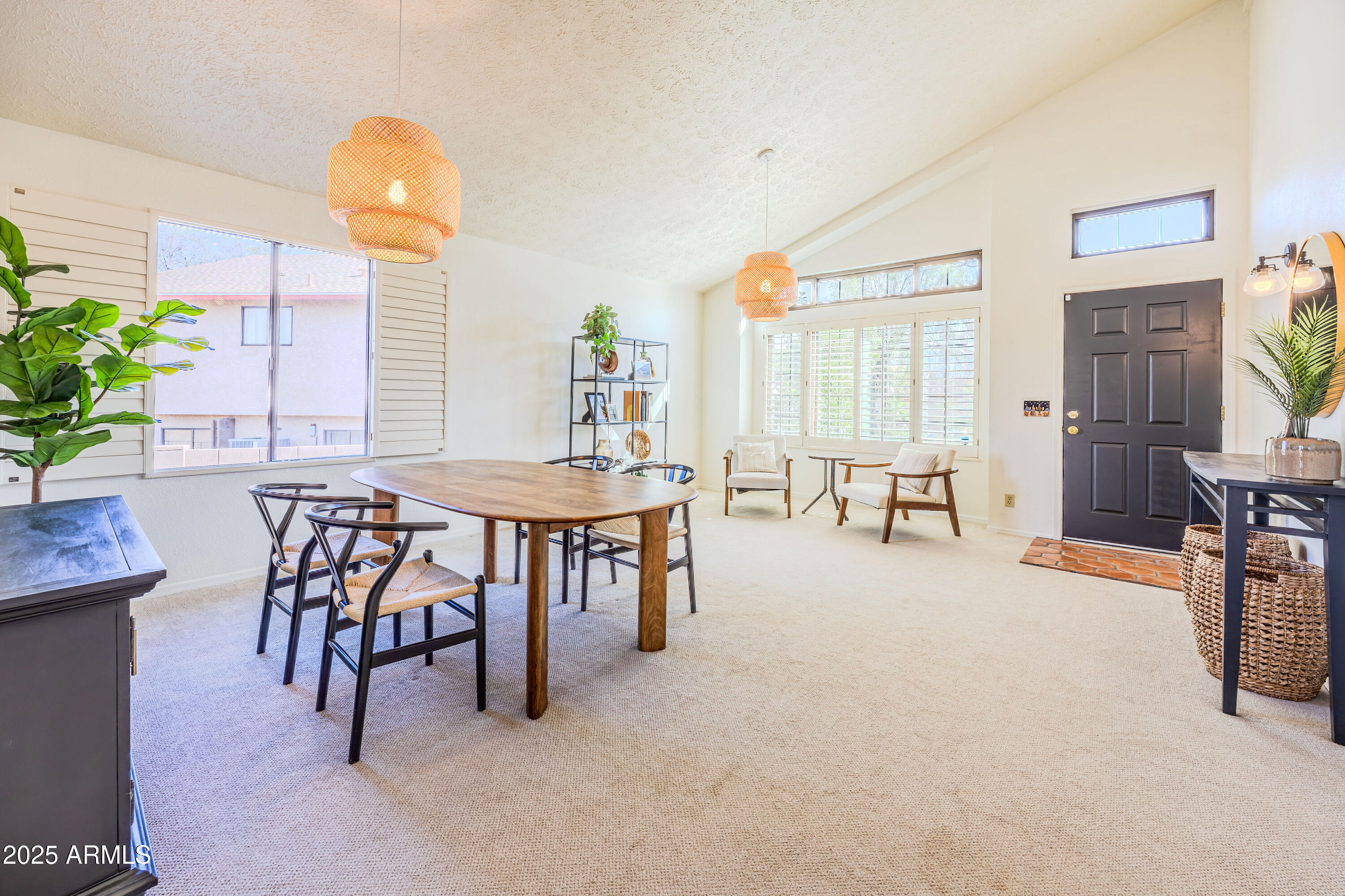 2799 W CAMINO DE LAS GRUTAS --