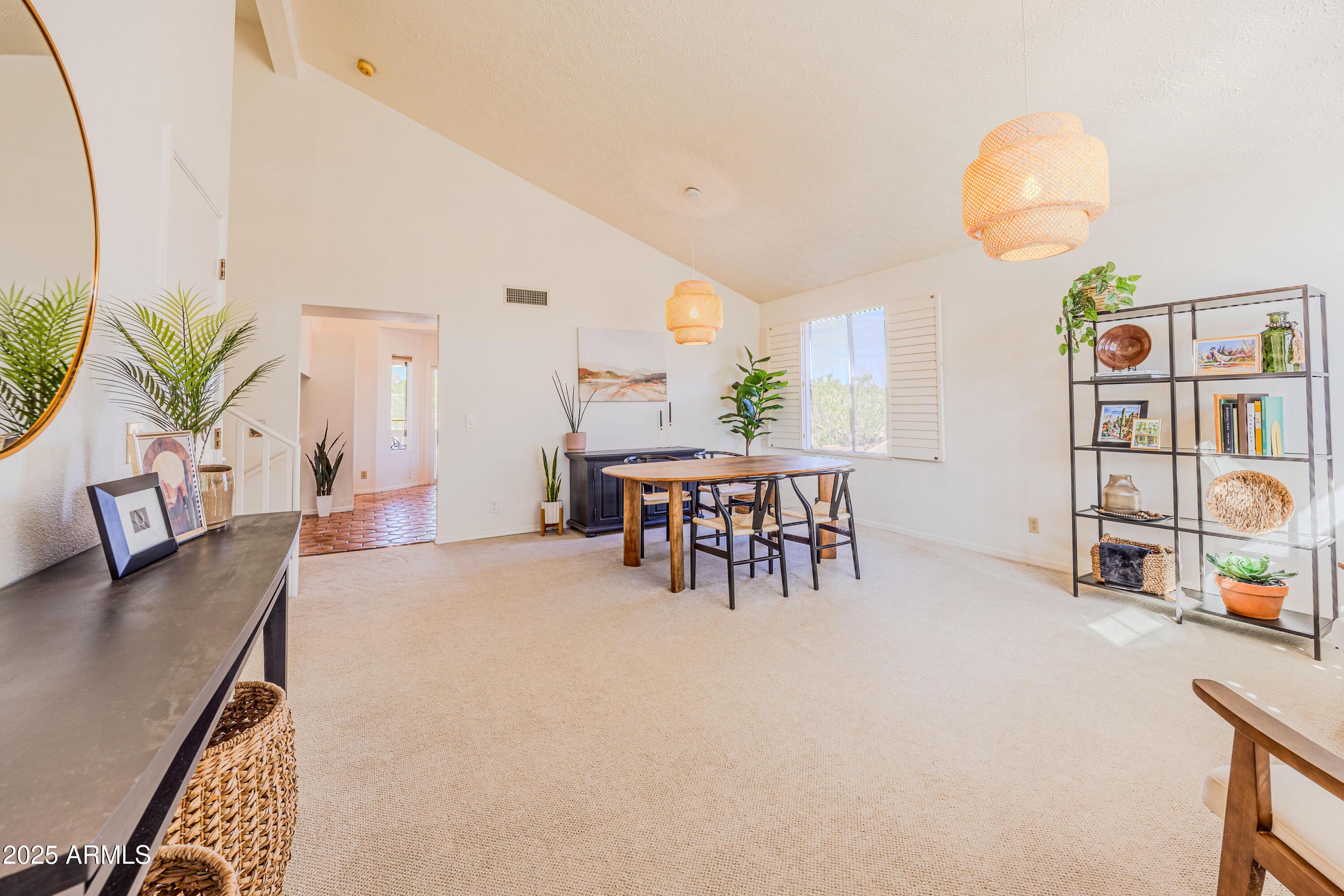 2799 W CAMINO DE LAS GRUTAS --