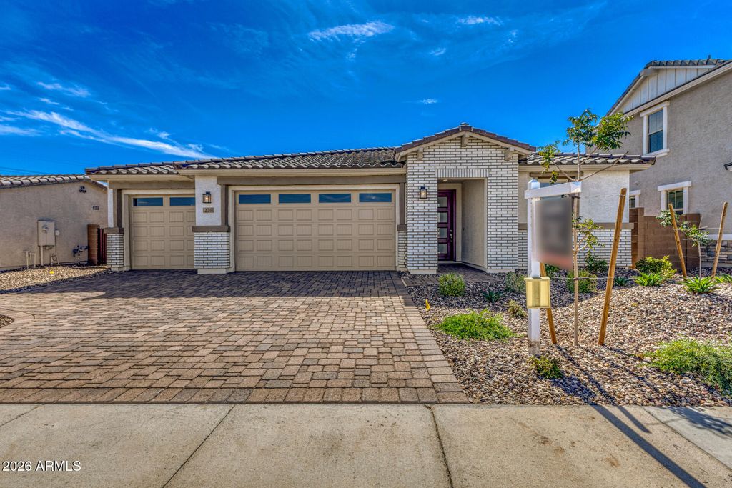 Photo of 12361 W Parkway Lane, Avondale, AZ 85323 (MLS # 6986090)