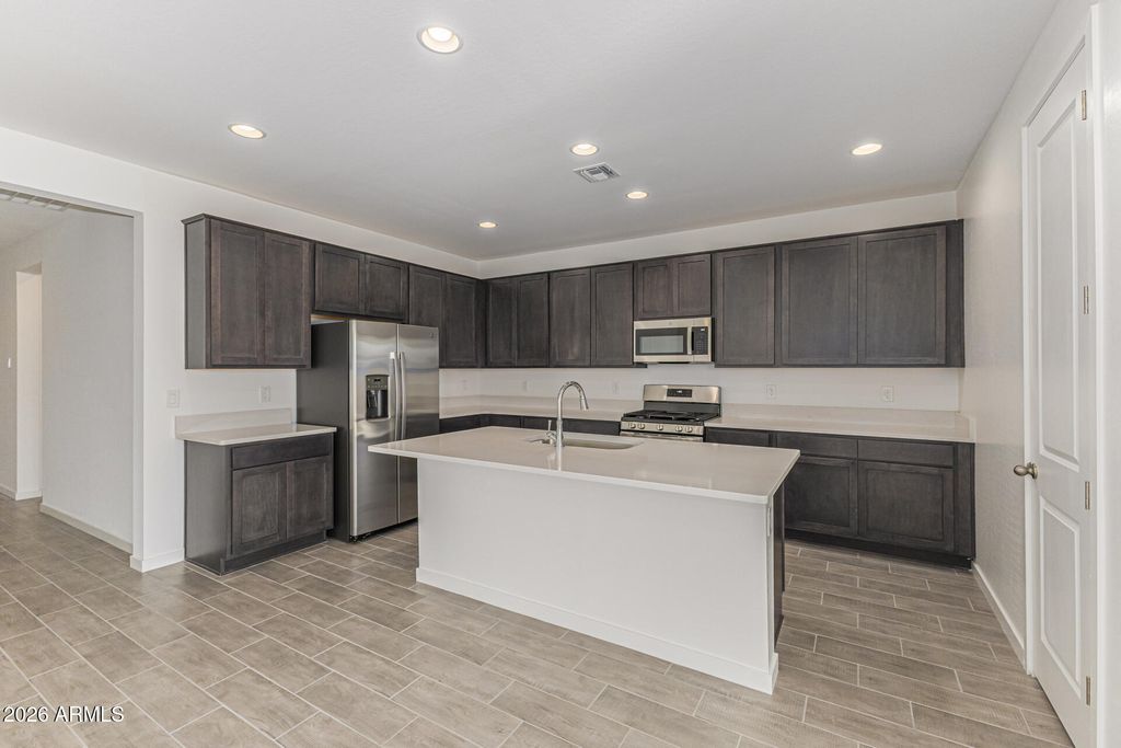 Photo of 12361 W Parkway Lane, Avondale, AZ 85323 (MLS # 6986090)