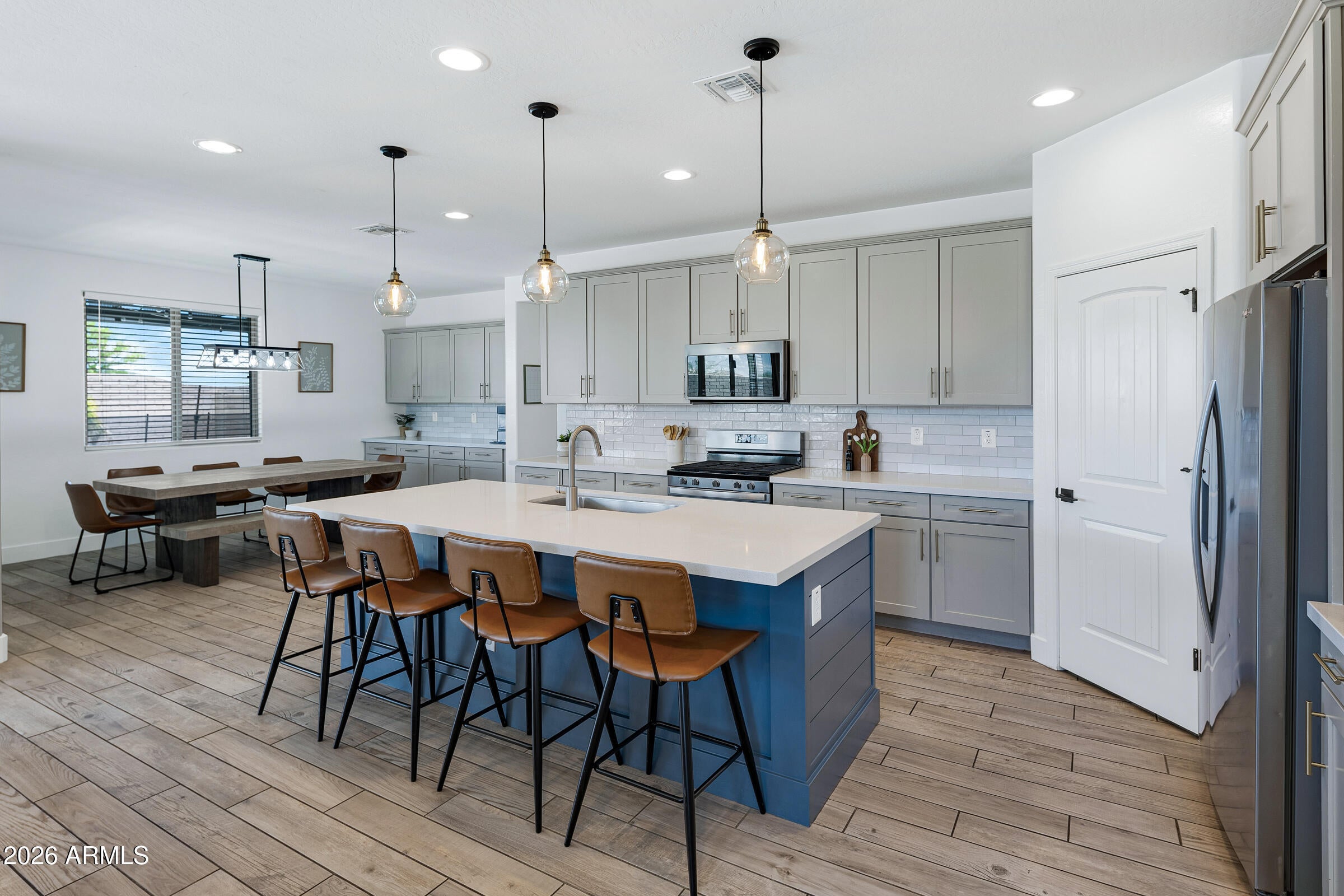 10022 E REVOLUTION Drive